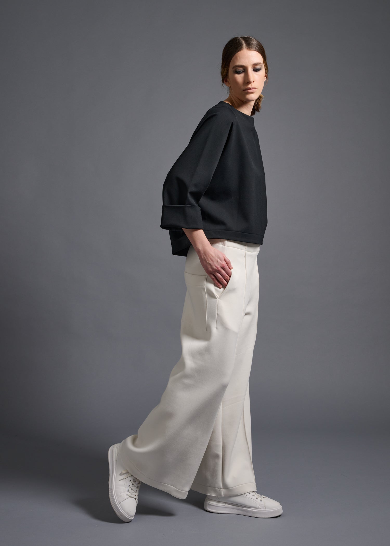 raglan sleeve short top, black, cogthebigsmoke, one size fits all, sustainable fashion, less is more, made in Japan, quiet luxury, minimalist