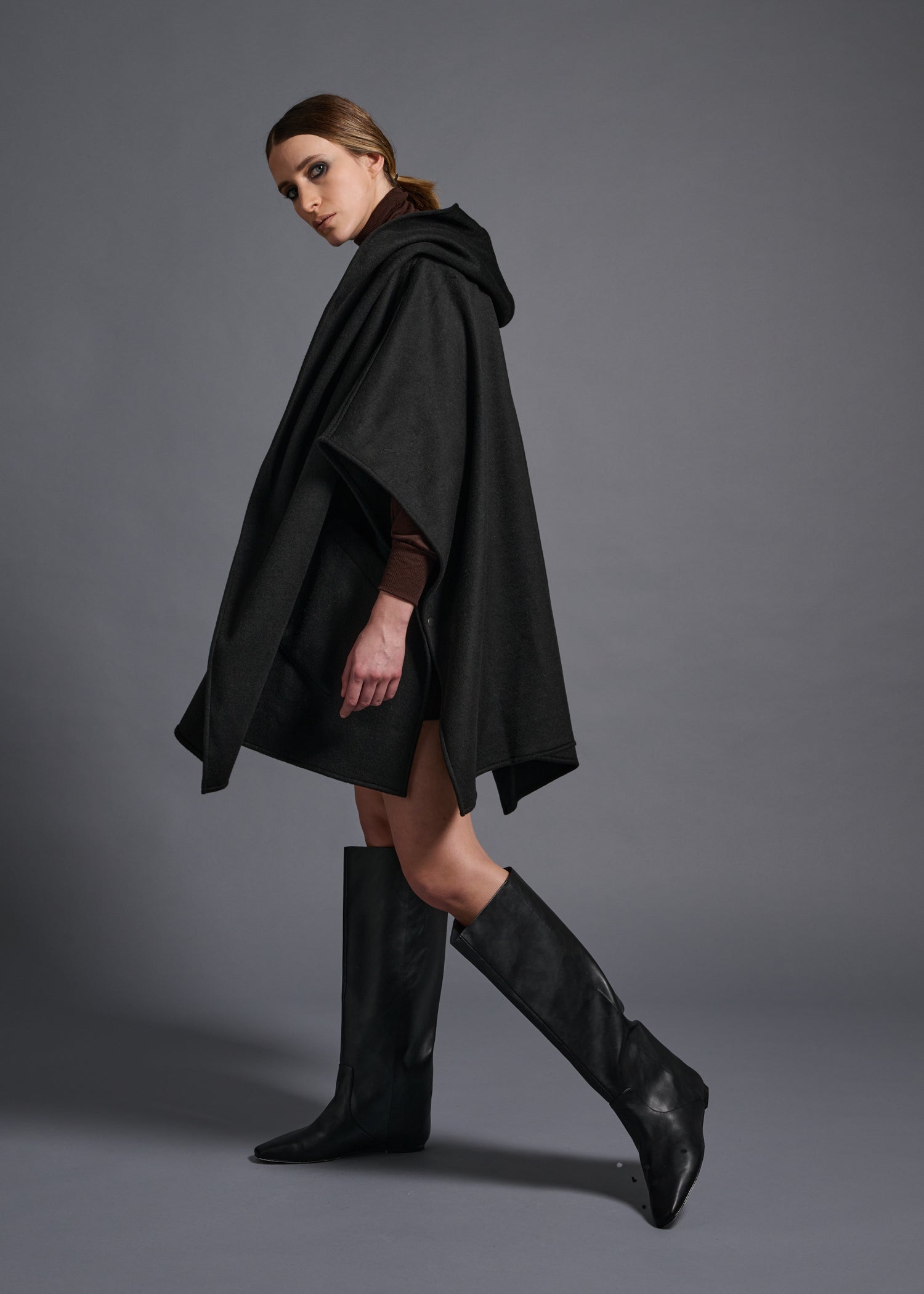 Poncho-shaped cape, black, cogthebigsmoke, one size fits all, sustainable fashion, less is more, made in Japan, quiet luxury, minimalist