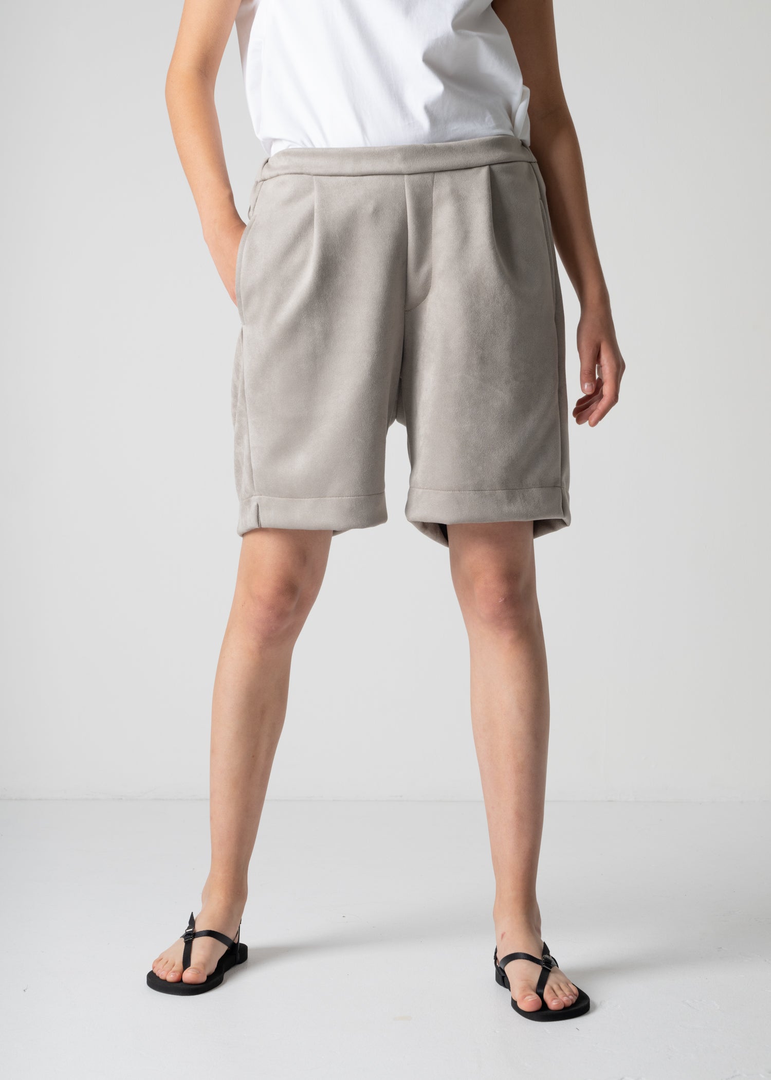 above-the-knee shorts, light grey, cogthebigsmoke, one size fits all, sustainable fashion, less is more, made in Japan, quiet luxury, minimalist
