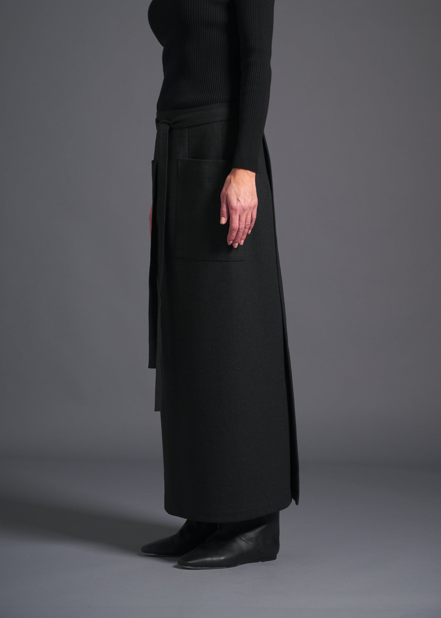 long wrap skirt, charcoal, cogthebigsmoke, one size fits all, sustainable fashion, less is more, made in Japan, quiet luxury, minimalist