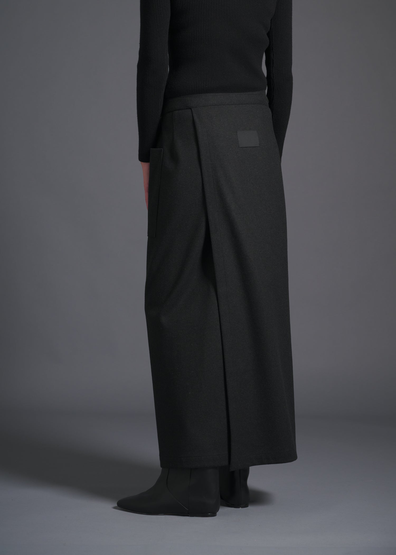 long wrap skirt, charcoal, cogthebigsmoke, one size fits all, sustainable fashion, less is more, made in Japan, quiet luxury, minimalist
