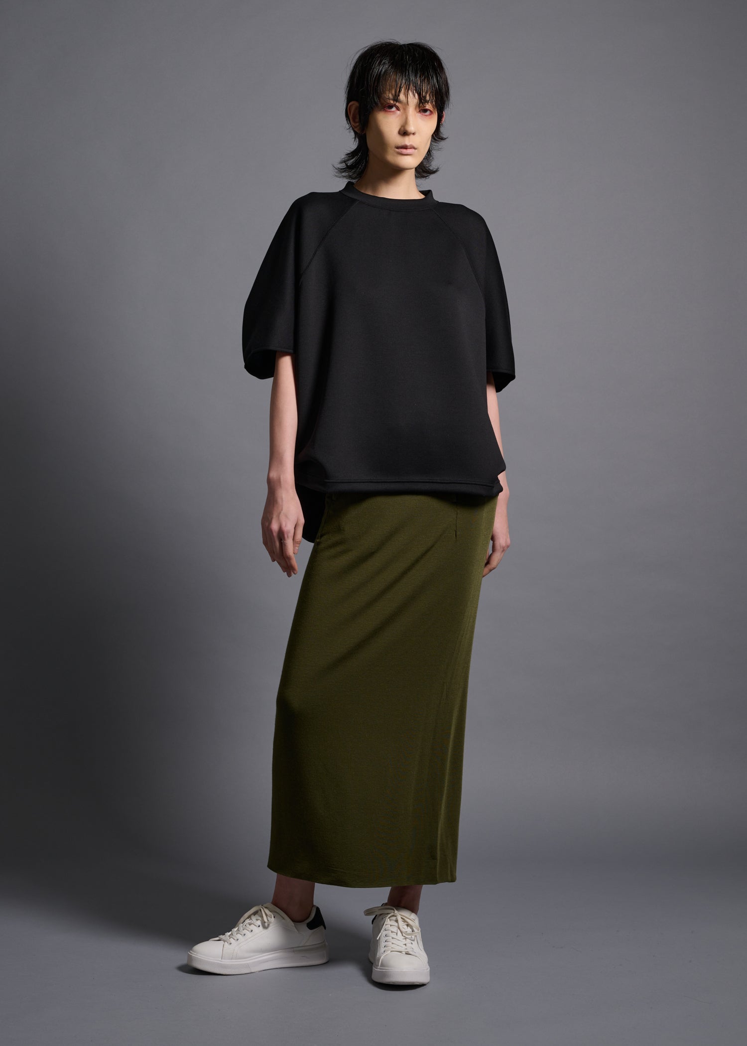 half sleeve sweatshirt, black, cogthebigsmoke, one size fits all, sustainable fashion, less is more, made in Japan, quiet luxury, minimalist