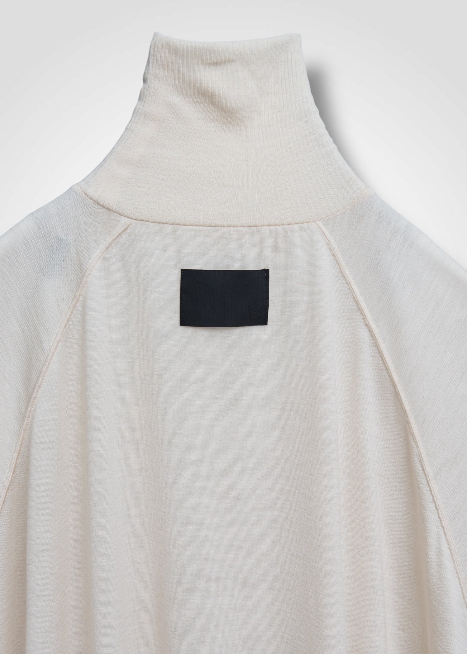 38 MATILDA POLLO NECK ABANICOS TOP / HIGH GAUGE PURE WOOL JERSEY - C13