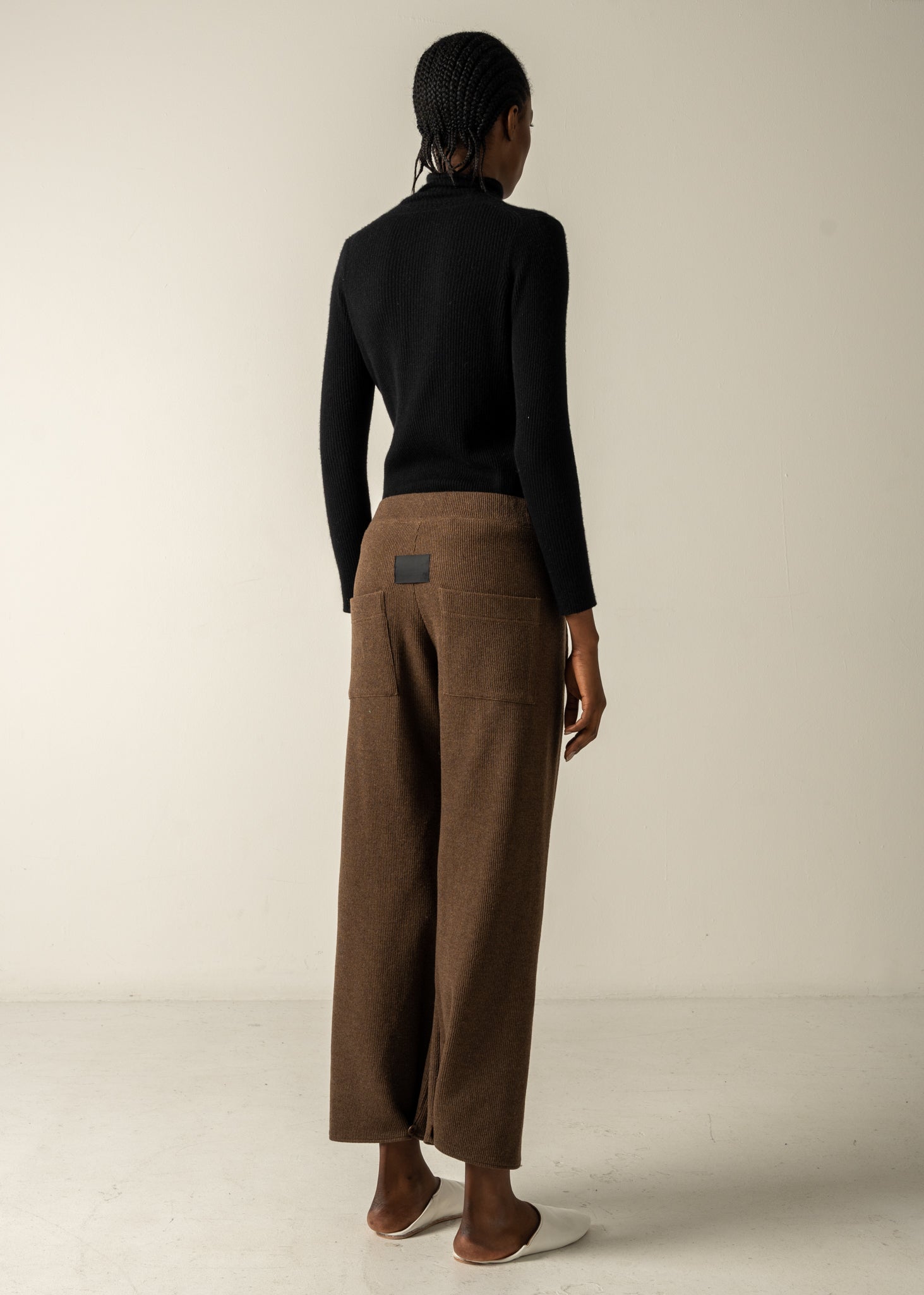 GALAXY SEMI-WIDE TROUSERS / RECYCLED WOOL QUARTER GAUGE KNITING - C9
