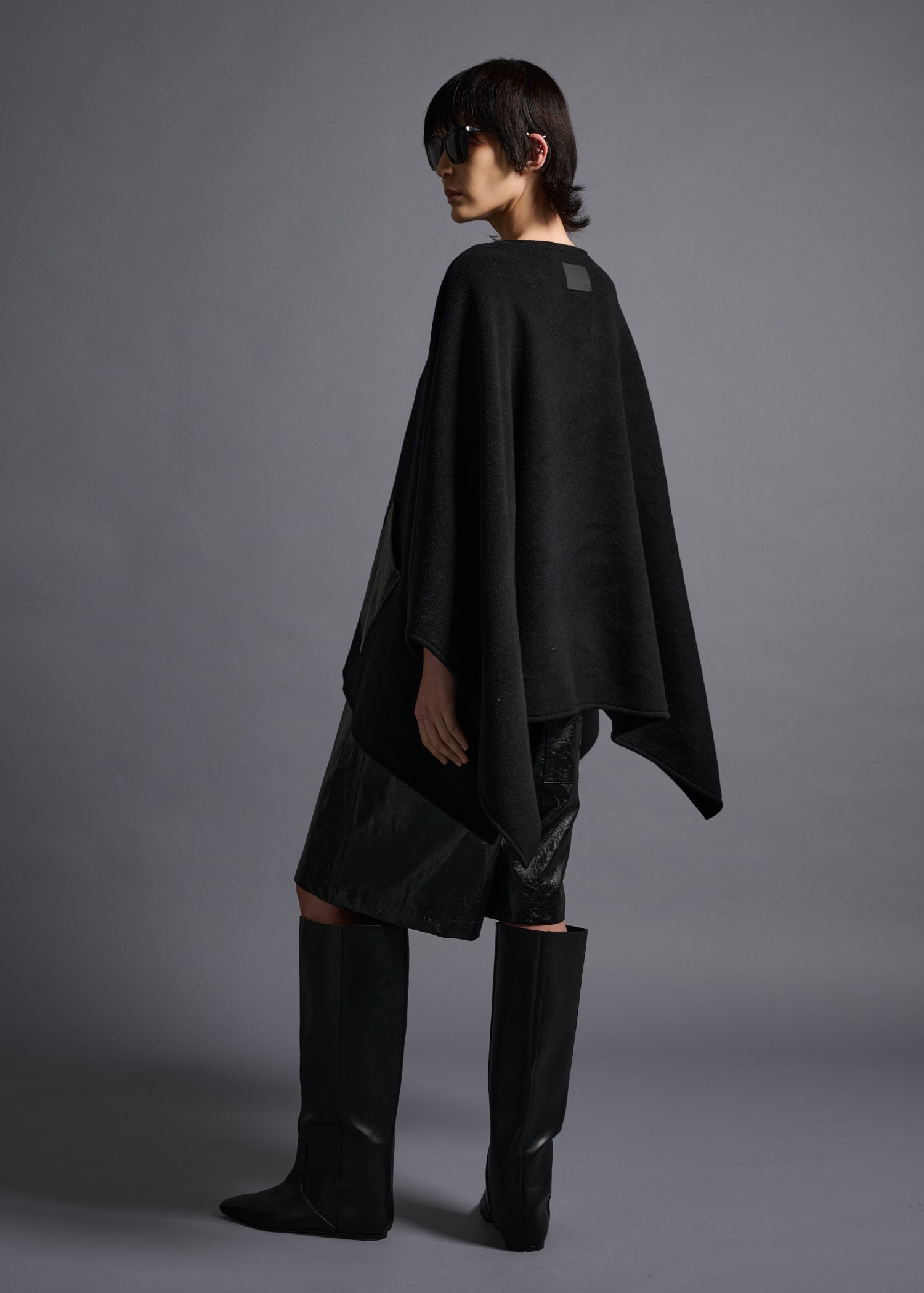 Crewneck poncho, patch pockets, black, cogthebigsmoke, one size fits all, sustainable fashion, less is more, made in Japan, quiet luxury, minimalist