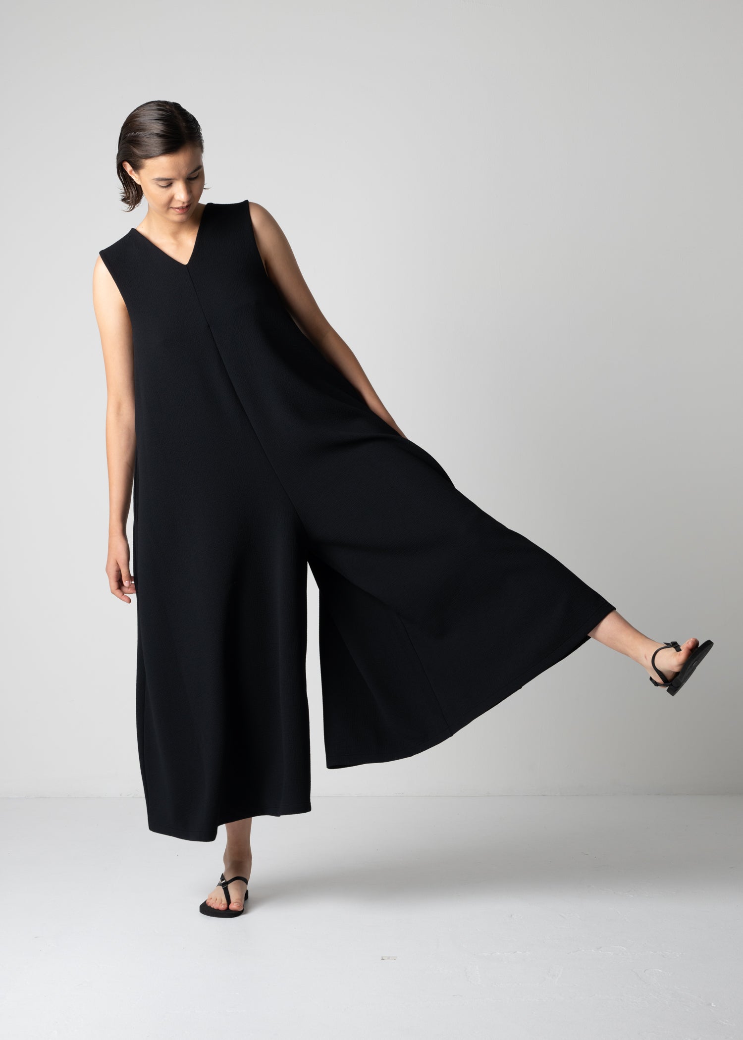 flared jumpsuit, black, v-neck, cogthebigsmoke, one size fits all, sustainable fashion, less is more, made in Japan, quiet luxury, minimalist