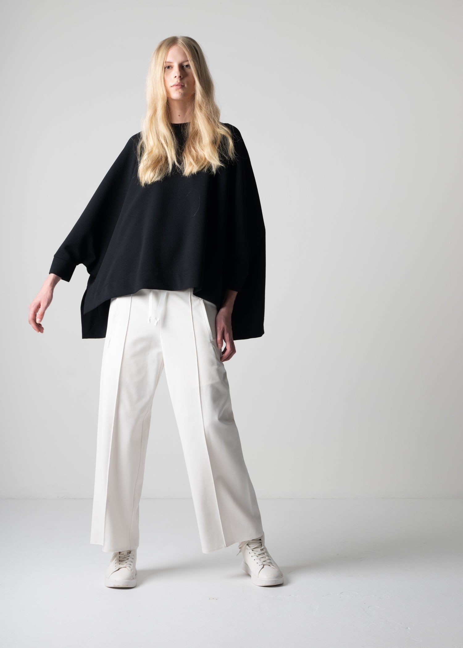 oversized top, black, cogthebigsmoke, one size fits all, sustainable fashion, less is more, made in Japan, quiet luxury, minimalist