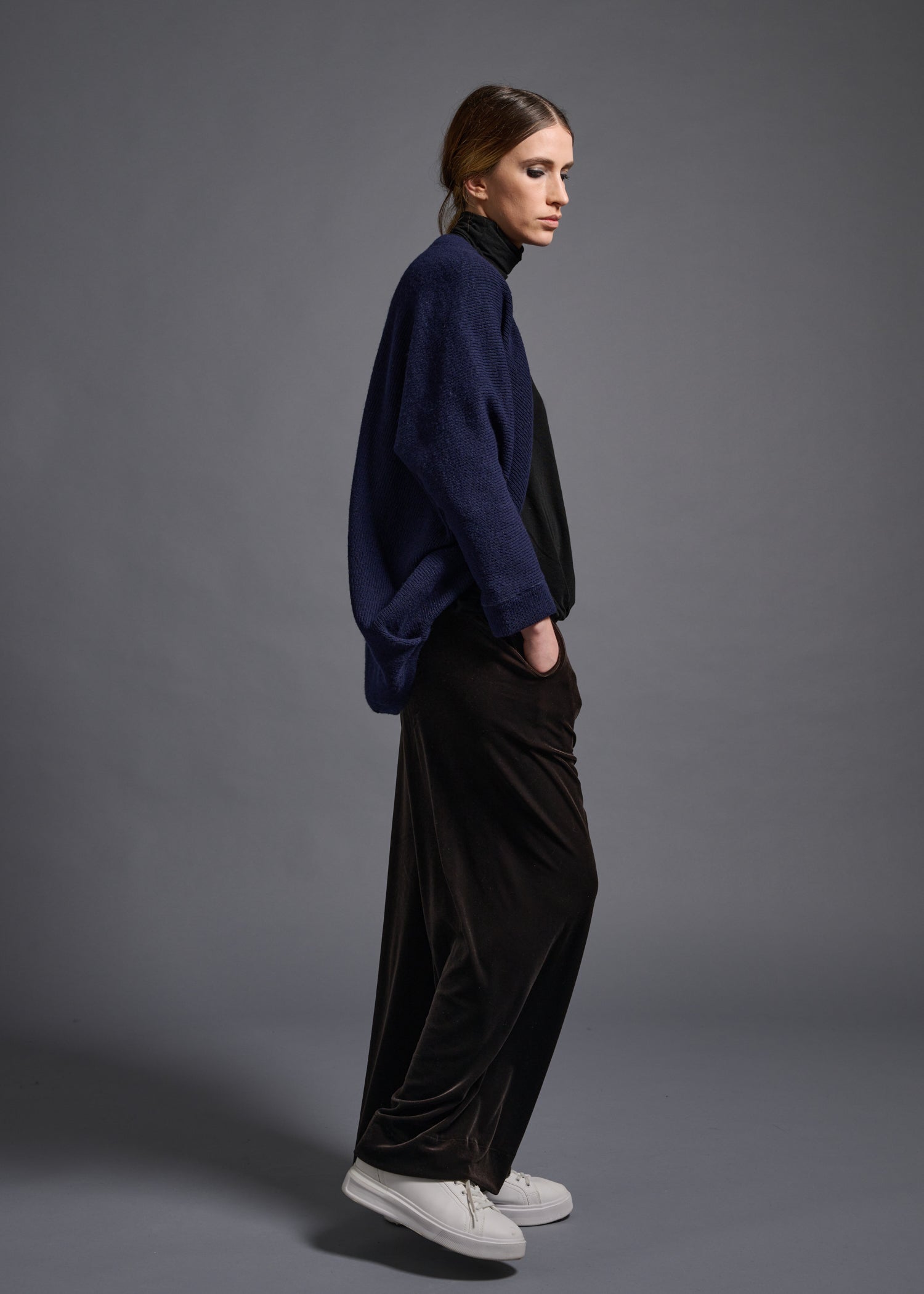 Long-sleeved bolero, navy, cogthebigsmoke, one size fits all, sustainable fashion, less is more, made in Japan, quiet luxury, minimalist