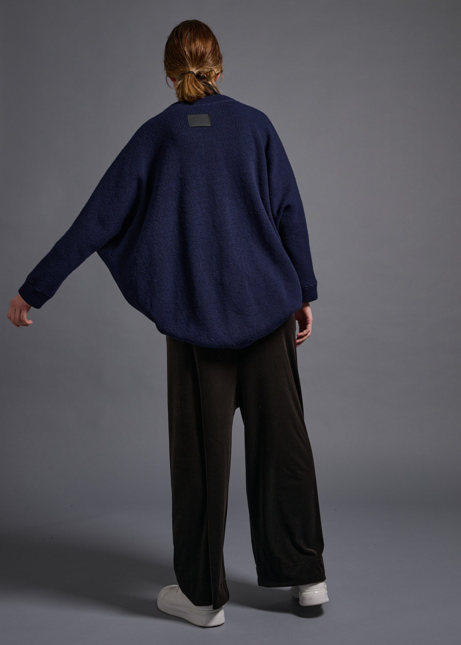 Long-sleeved bolero, navy, cogthebigsmoke, one size fits all, sustainable fashion, less is more, made in Japan, quiet luxury, minimalist