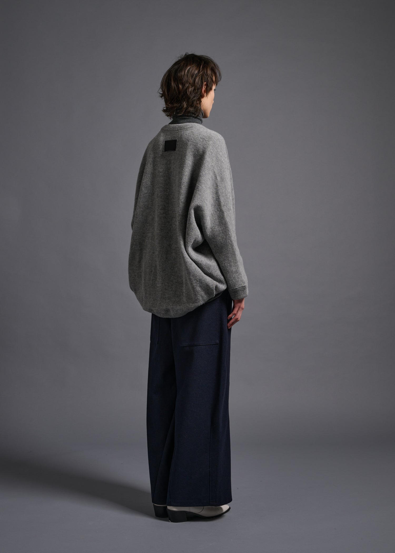 Long-sleeved bolero, lt grey, cogthebigsmoke, one size fits all, sustainable fashion, less is more, made in Japan, quiet luxury, minimalist