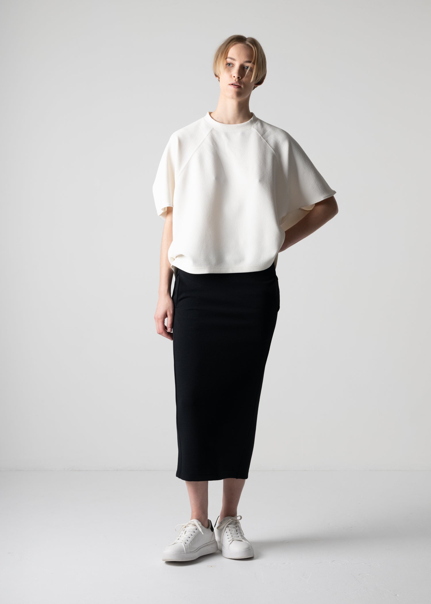 half sleeves sweatshirt, white, cogthebigsmoke, one size fits all, sustainable fashion, less is more, made in Japan, quiet luxury, minimalist