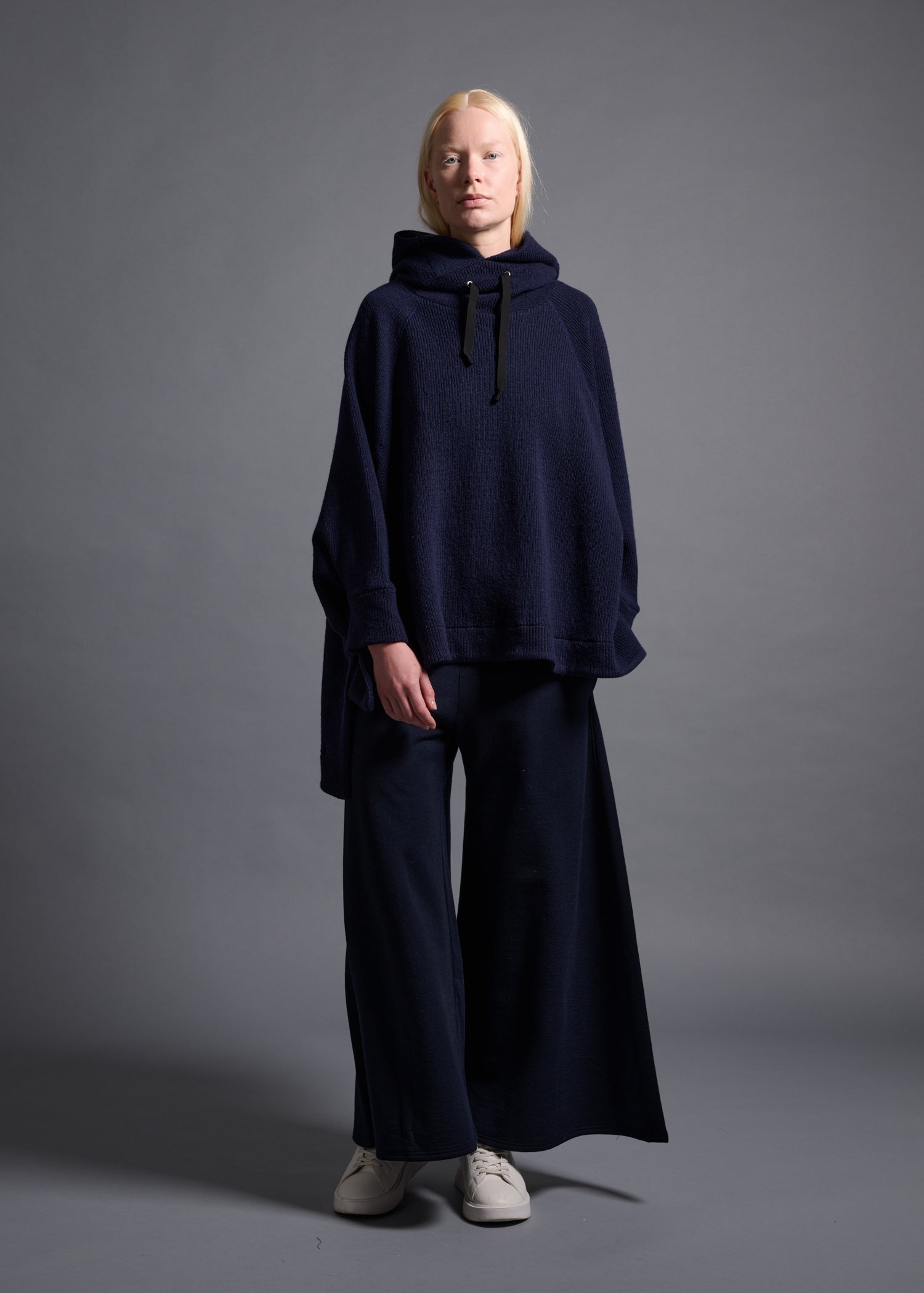 Relaxed Hoody Top, navy, cogthebigsmoke, one size fits all, sustainable fashion, less is more, made in Japan, quiet luxury, minimalist