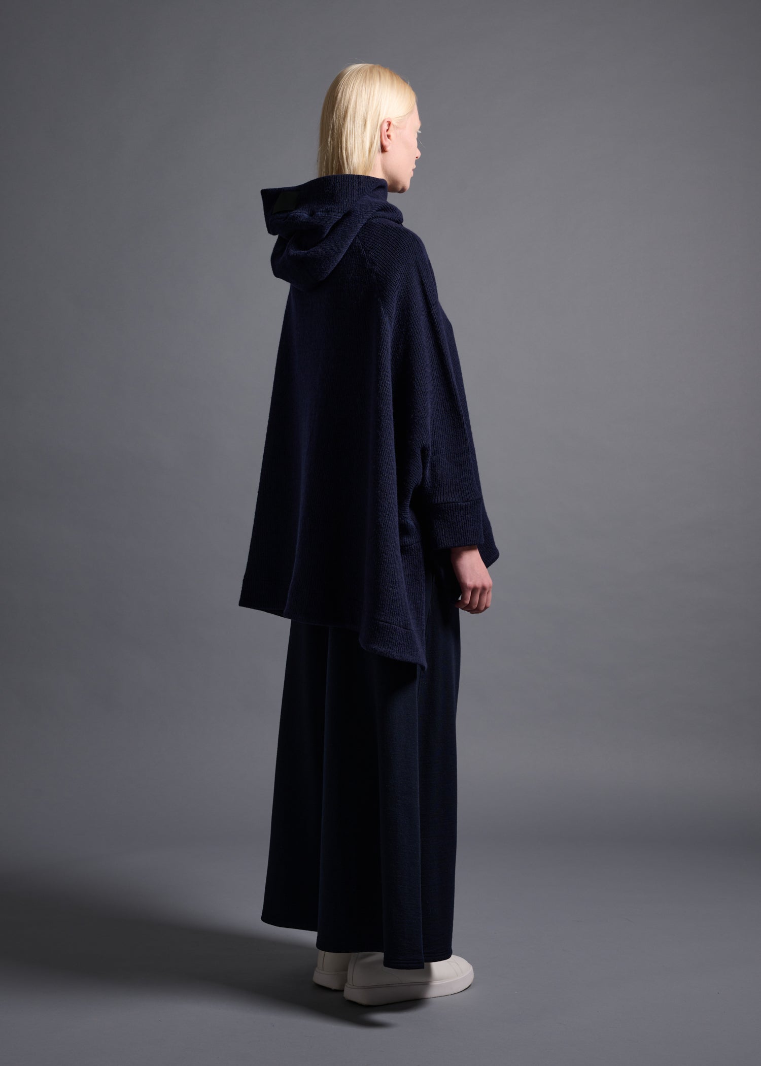 Relaxed Hoody Top, navy, cogthebigsmoke, one size fits all, sustainable fashion, less is more, made in Japan, quiet luxury, minimalist