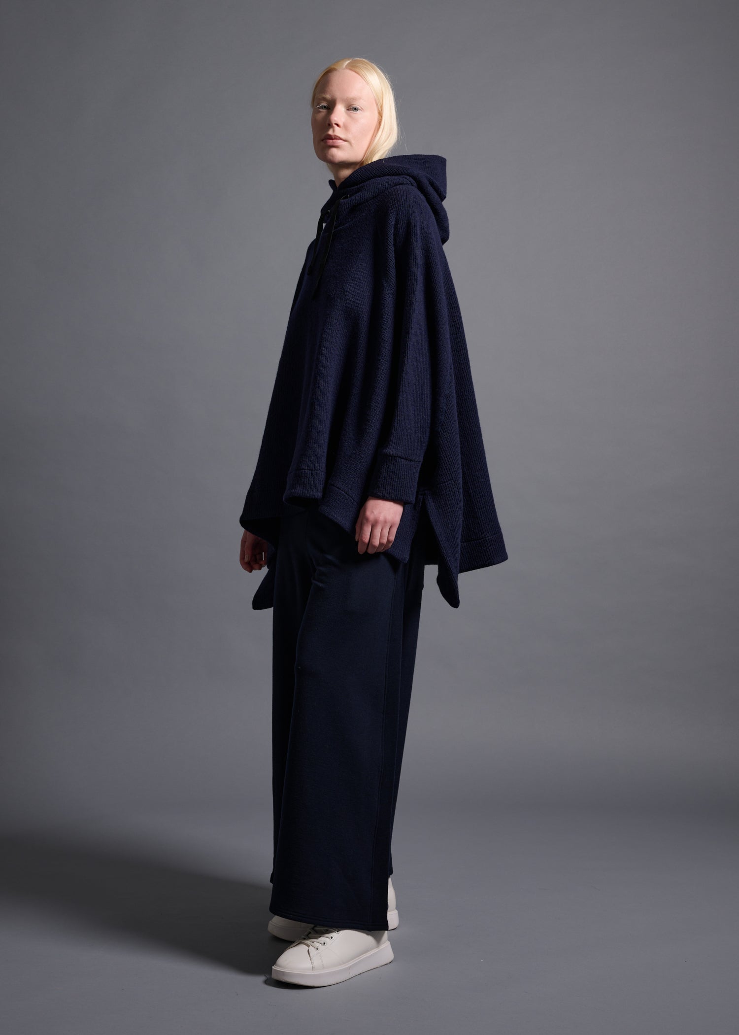 Relaxed Hoody Top, navy, cogthebigsmoke, one size fits all, sustainable fashion, less is more, made in Japan, quiet luxury, minimalist