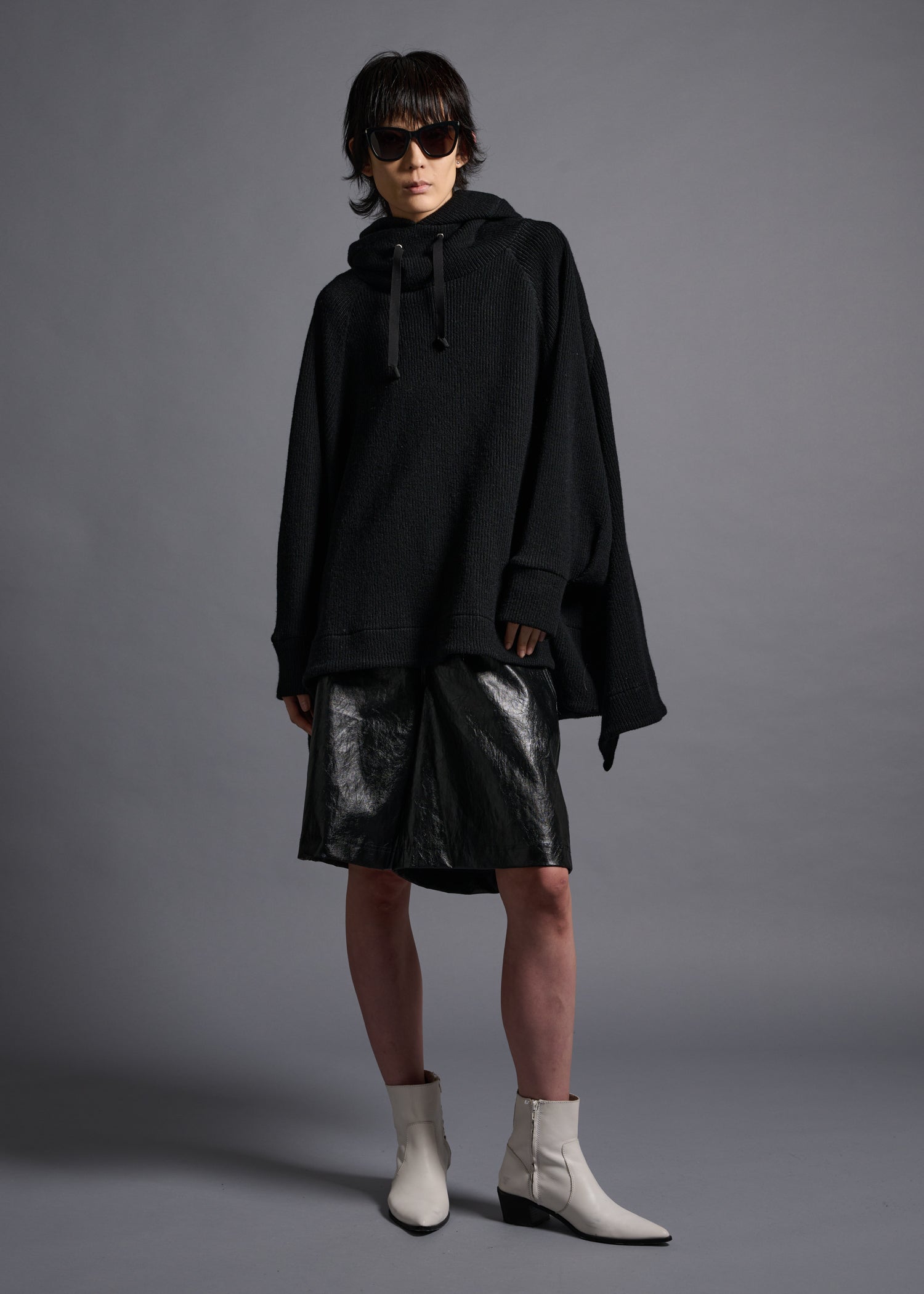 Relaxed Hoody Top, black, cogthebigsmoke, one size fits all, sustainable fashion, less is more, made in Japan, quiet luxury, minimalist