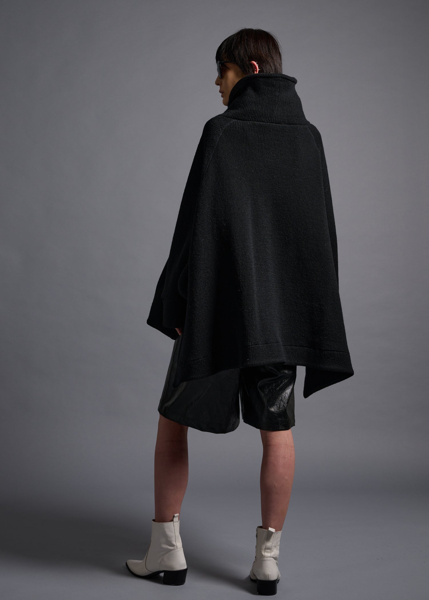 Relaxed Hoody Top, black, cogthebigsmoke, one size fits all, sustainable fashion, less is more, made in Japan, quiet luxury, minimalist