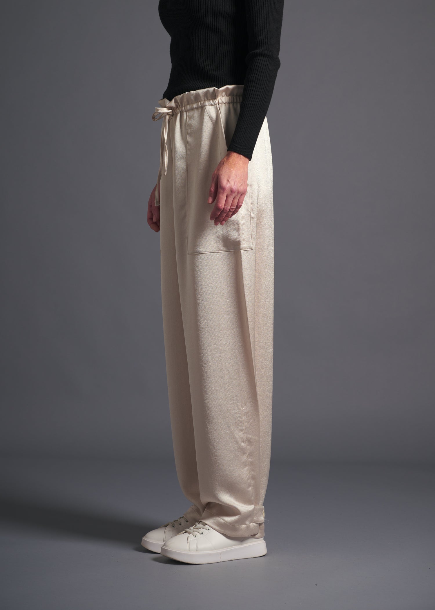 Wide leg cargo trousers, oat, cogthebigsmoke, one size fits all, sustainable fashion, less is more, made in Japan, quiet luxury, minimalist