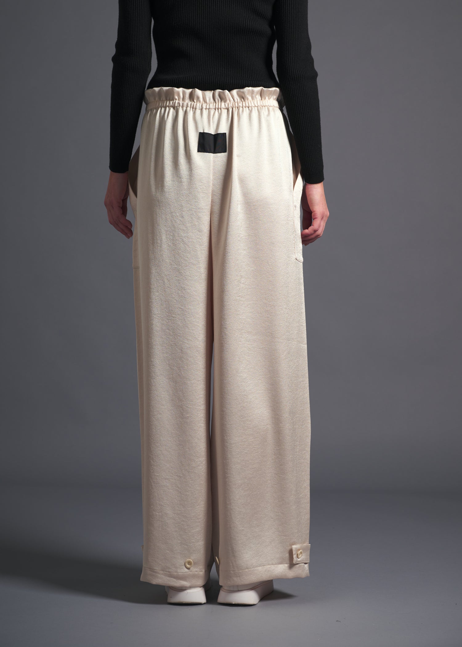 Wide leg cargo trousers, oat, cogthebigsmoke, one size fits all, sustainable fashion, less is more, made in Japan, quiet luxury, minimalist