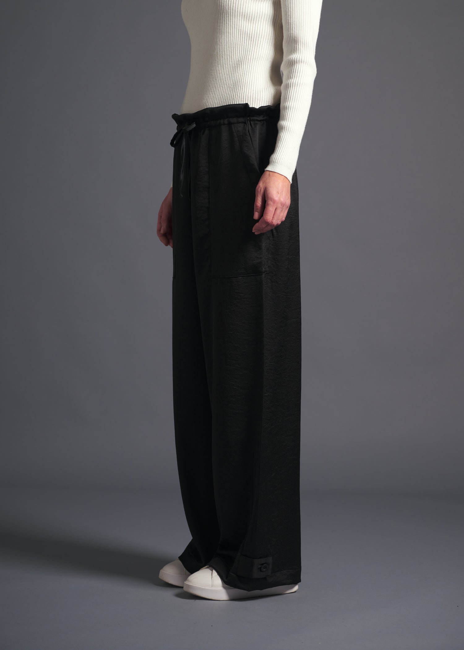 Wide leg cargo trousers, black, cogthebigsmoke, one size fits all, sustainable fashion, less is more, made in Japan, quiet luxury, minimalist