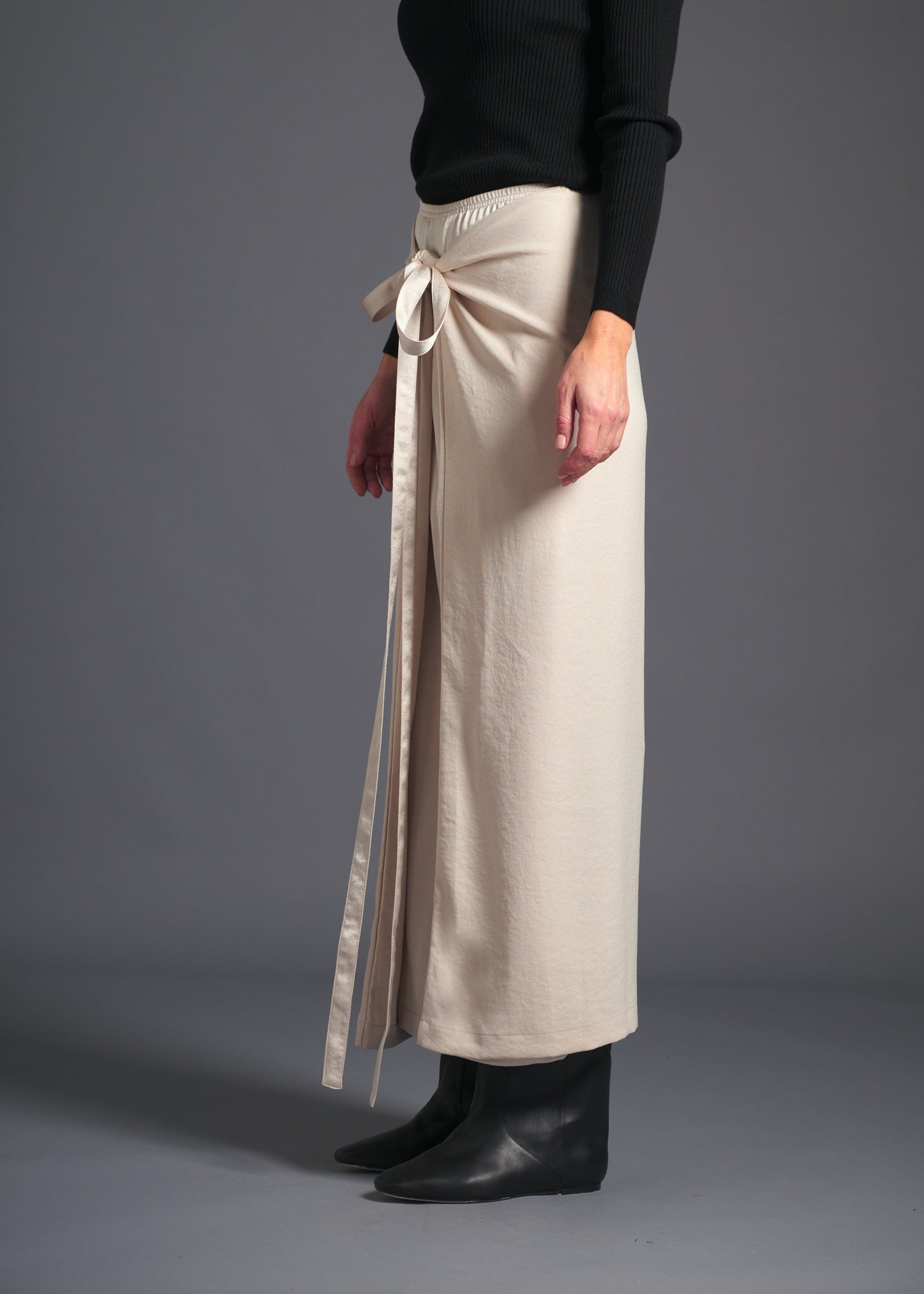 3-way wrap skirt, oat, cogthebigsmoke, one size fits all, sustainable fashion, less is more, made in Japan, quiet luxury, minimalist