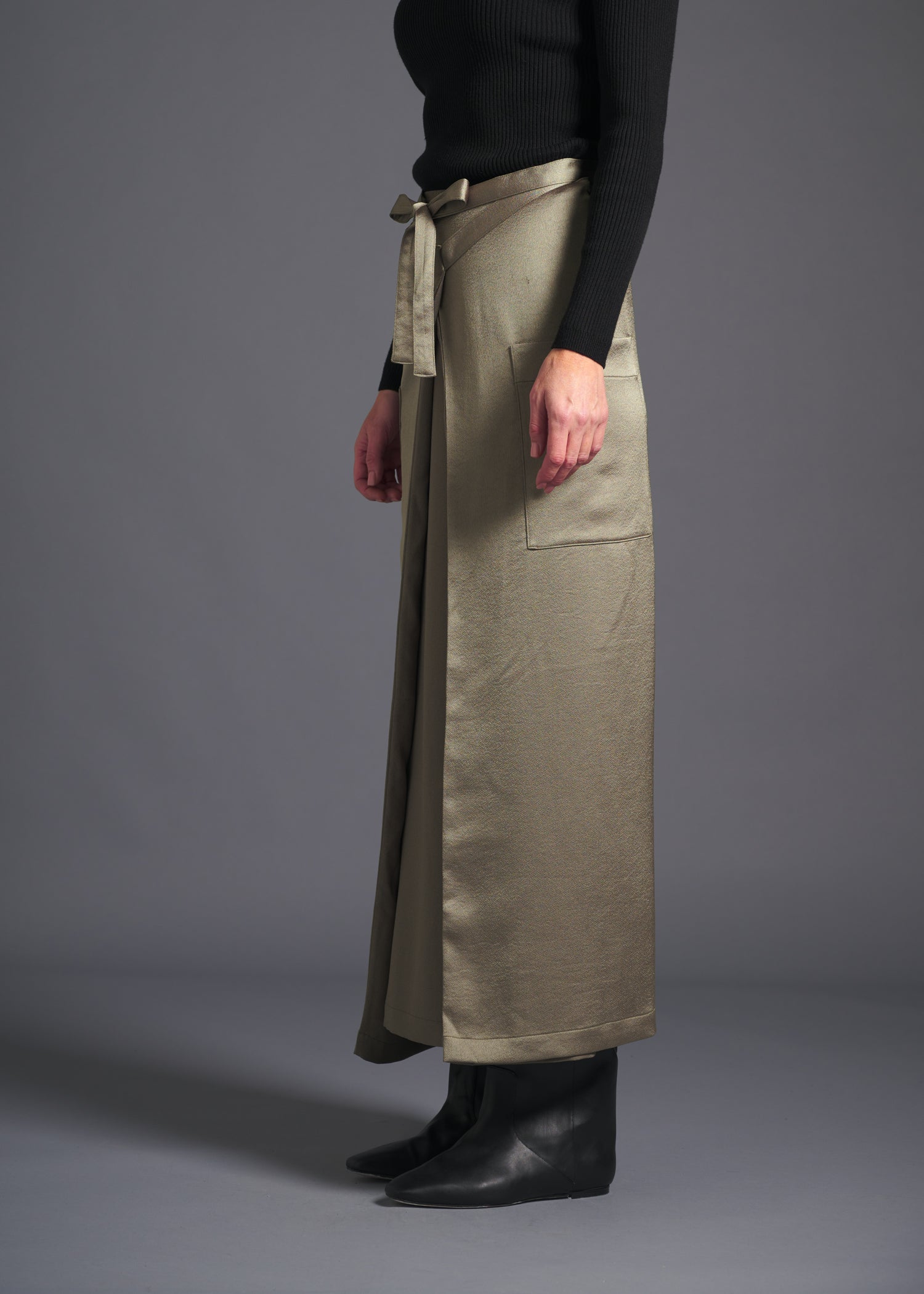 3-way wrap skirt, sage, cogthebigsmoke, one size fits all, sustainable fashion, less is more, made in Japan, quiet luxury, minimalist