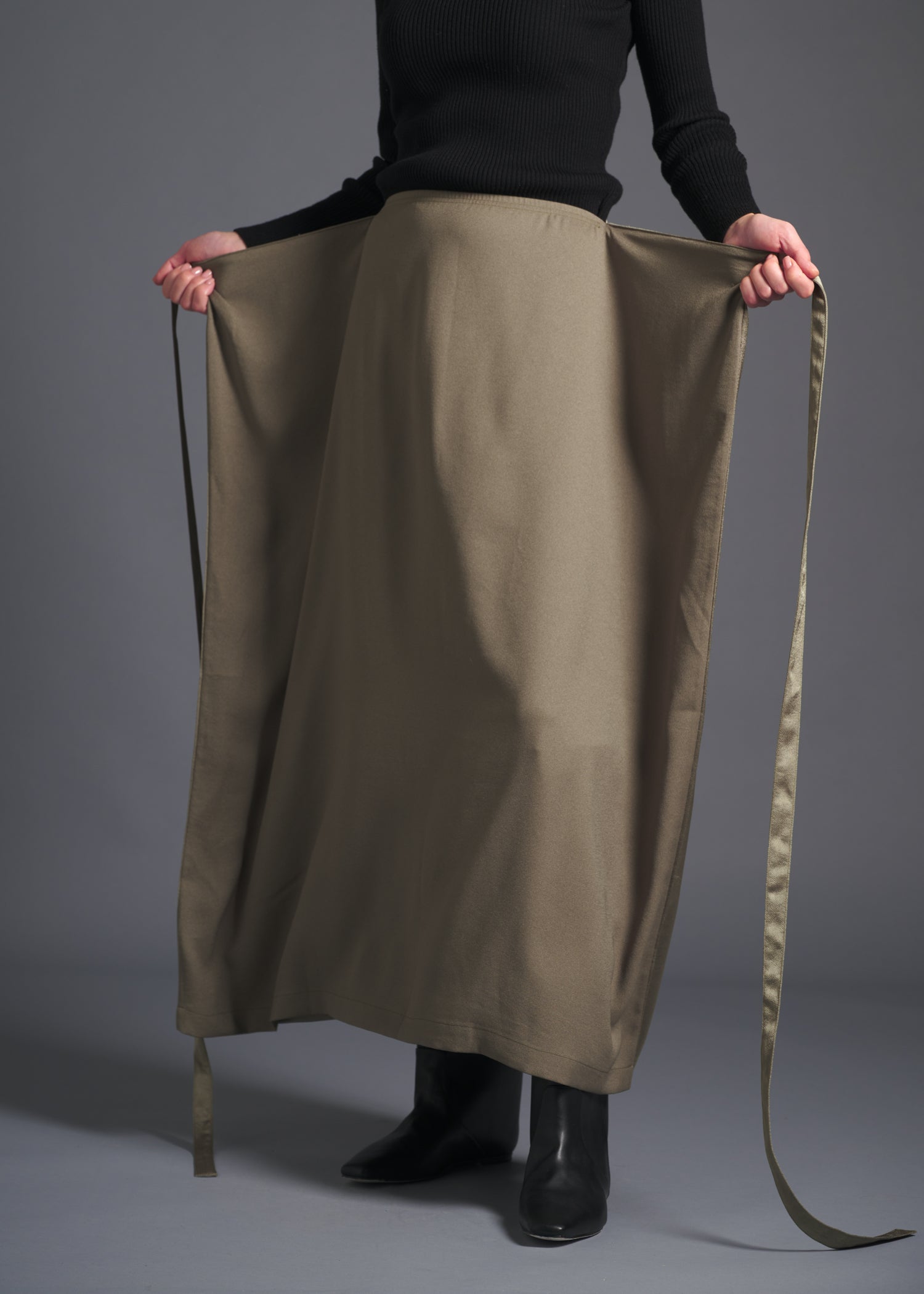 3-way wrap skirt, sage, cogthebigsmoke, one size fits all, sustainable fashion, less is more, made in Japan, quiet luxury, minimalist