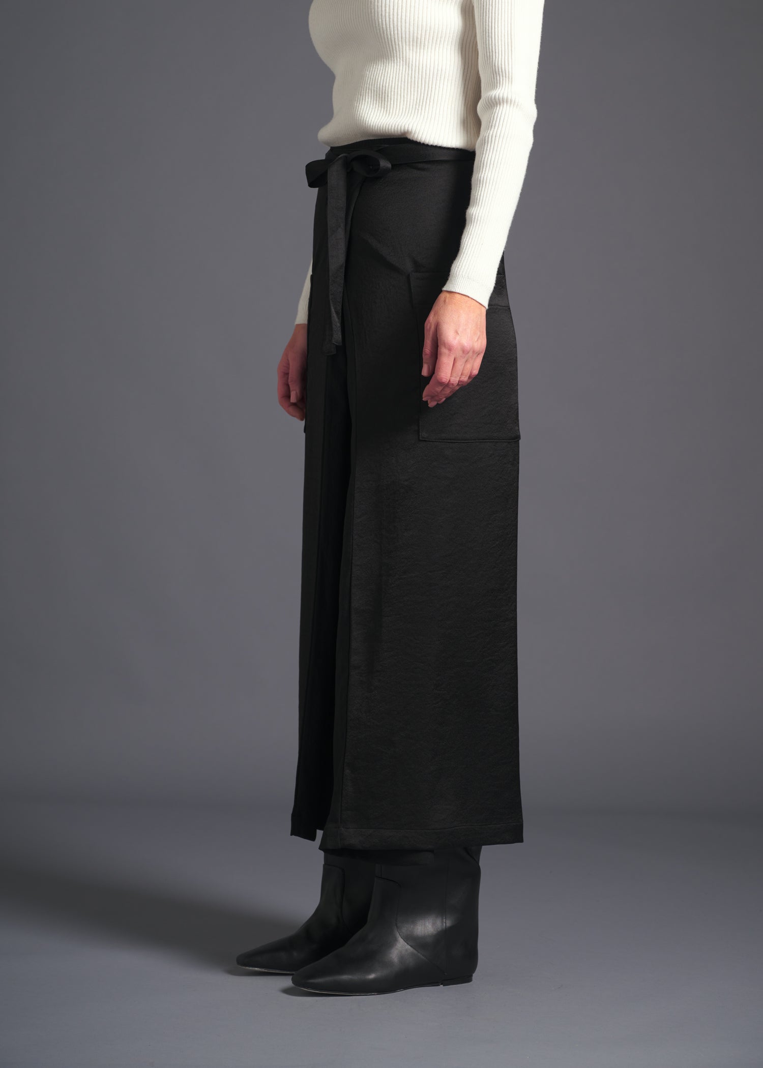 3-way wrap skirt, black, cogthebigsmoke, one size fits all, sustainable fashion, less is more, made in Japan, quiet luxury, minimalist