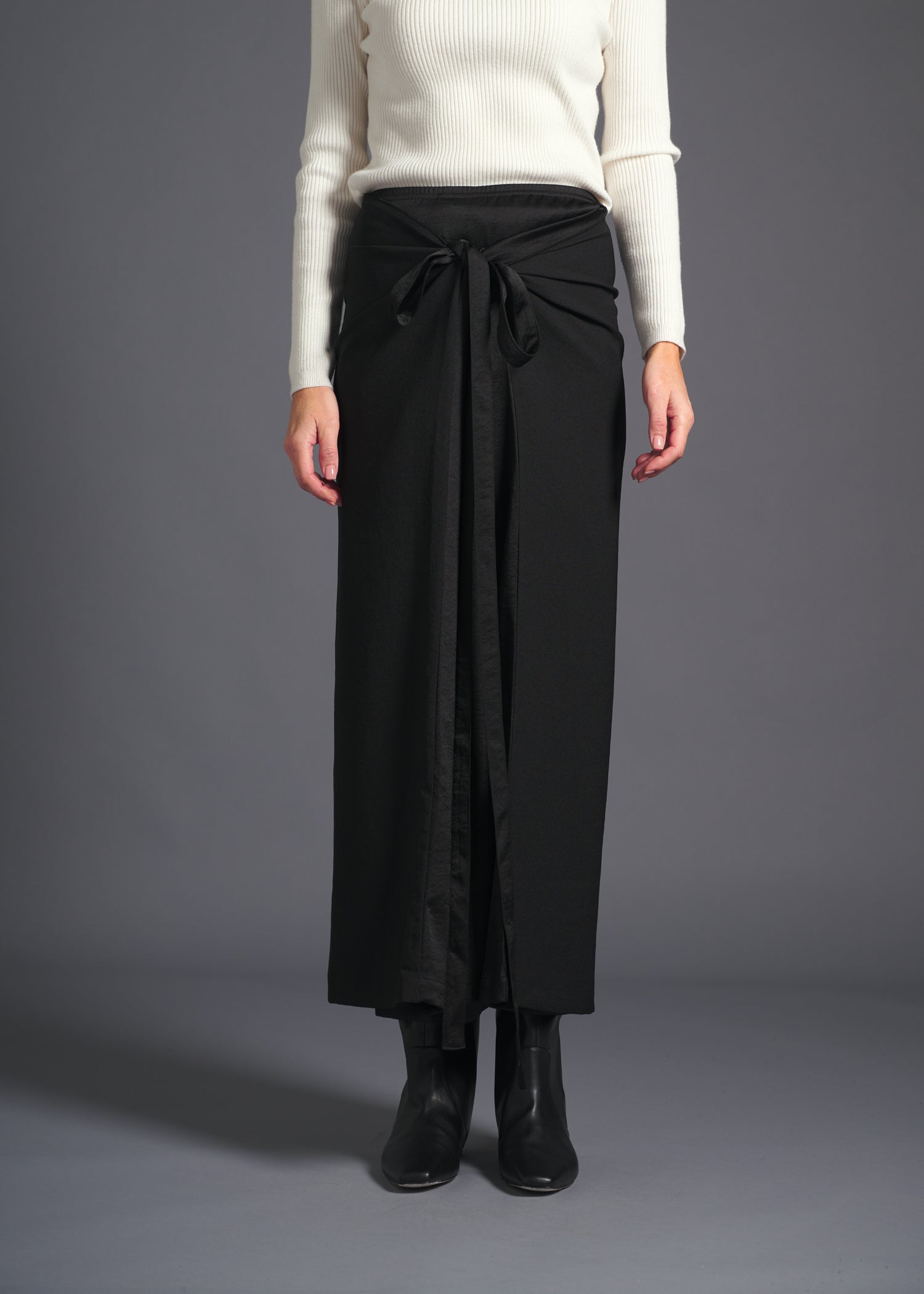 3-way wrap skirt, black, cogthebigsmoke, one size fits all, sustainable fashion, less is more, made in Japan, quiet luxury, minimalist