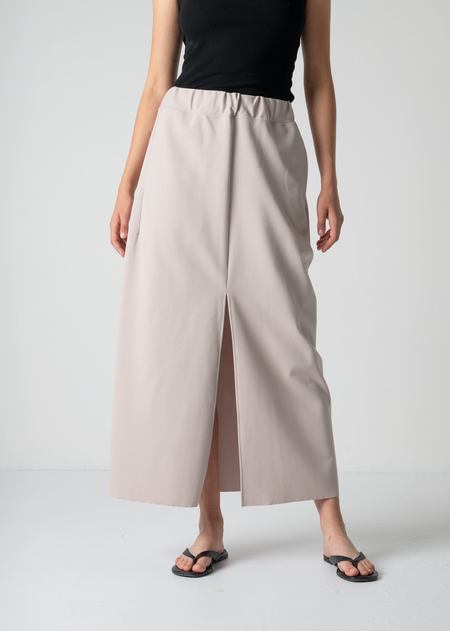 semi-tight long skirt, powder colour, cogthebigsmoke, one size fits all, sustainable fashion, less is more, made in Japan, quiet luxury, minimalist