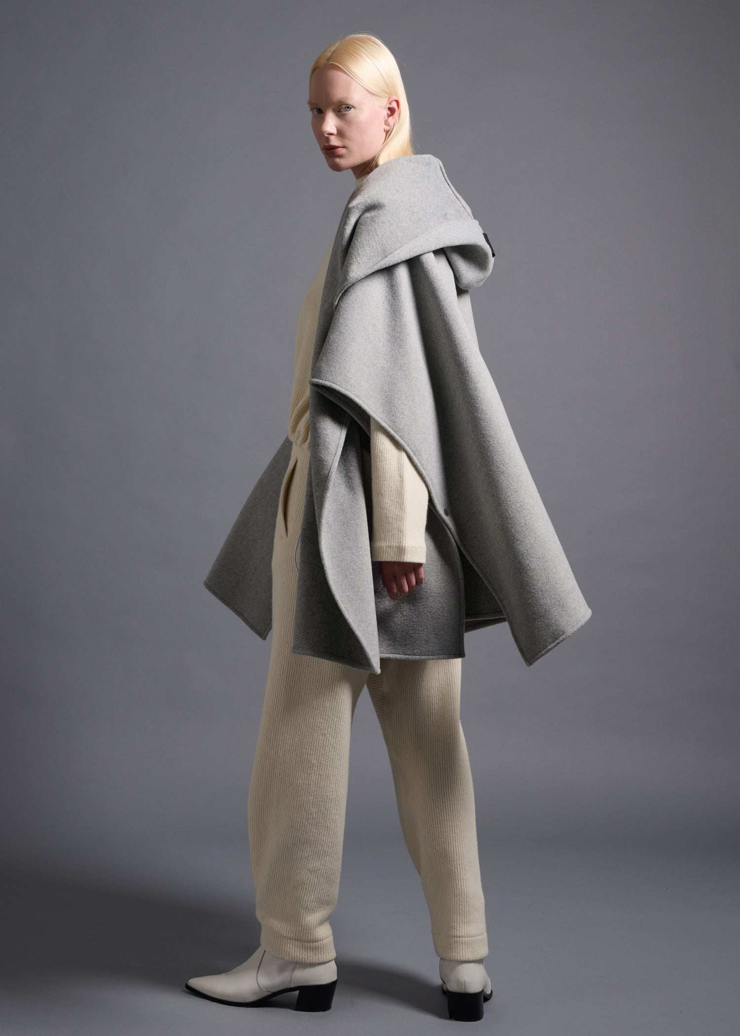 15 GITTY HOODED CAPE / WOOL MIX SHAGGY DOUBLE FACE - C13