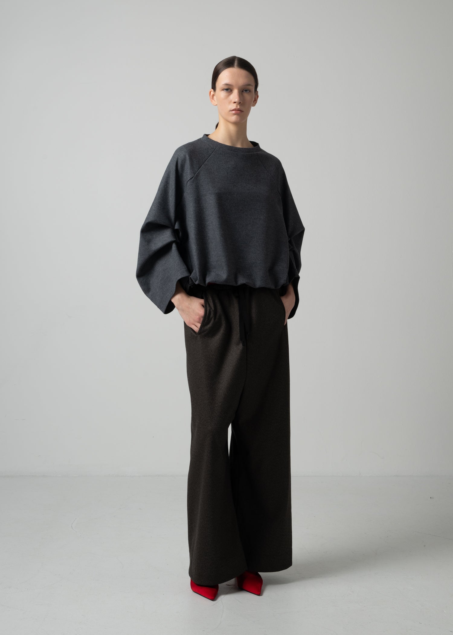 18 ORLY TUCKED SLEEVE TOP / SUPER120S PURE WOOL SPONGY JERSEY - C15