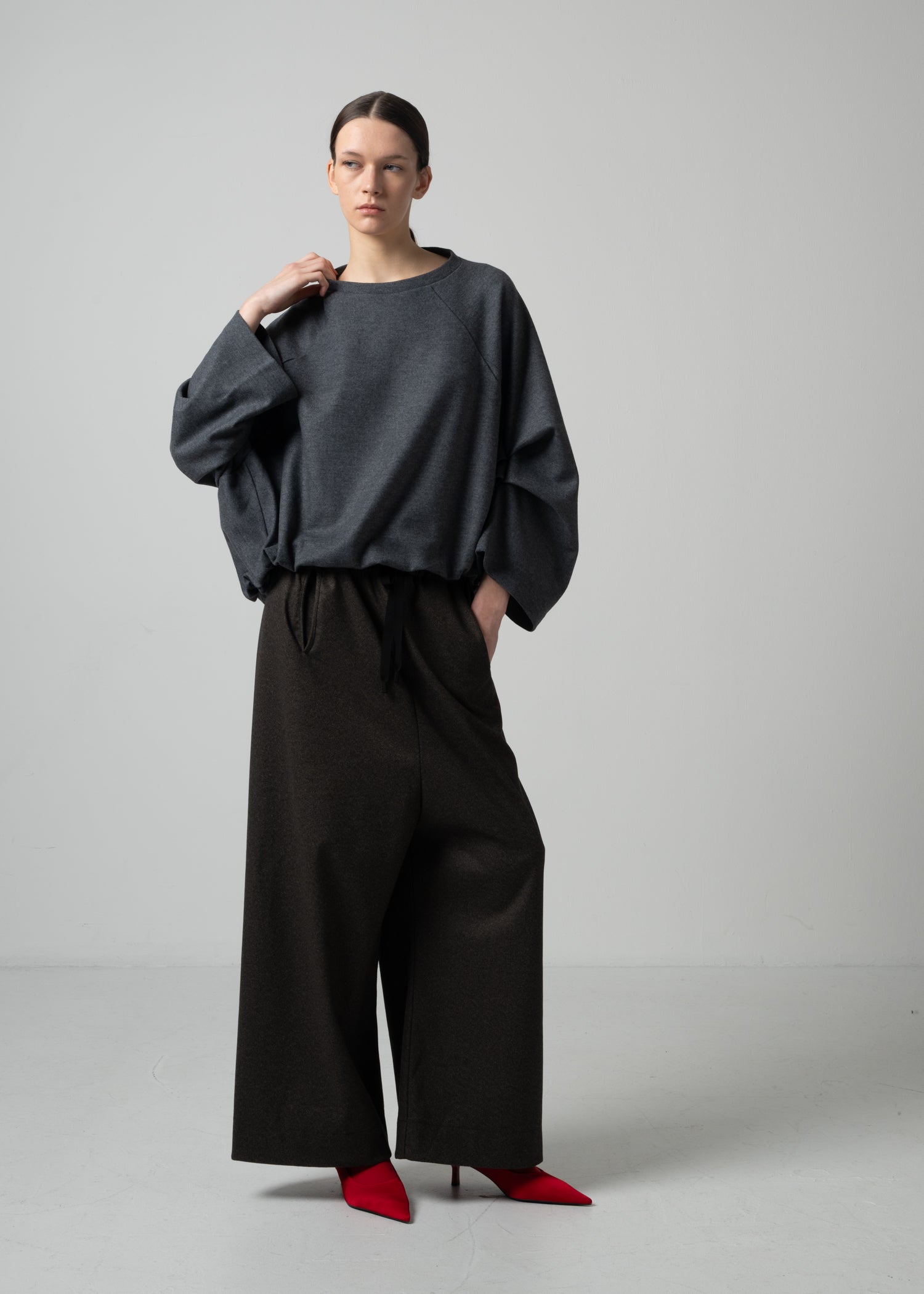 18 ORLY TUCKED SLEEVE TOP / SUPER120S PURE WOOL SPONGY JERSEY - C15