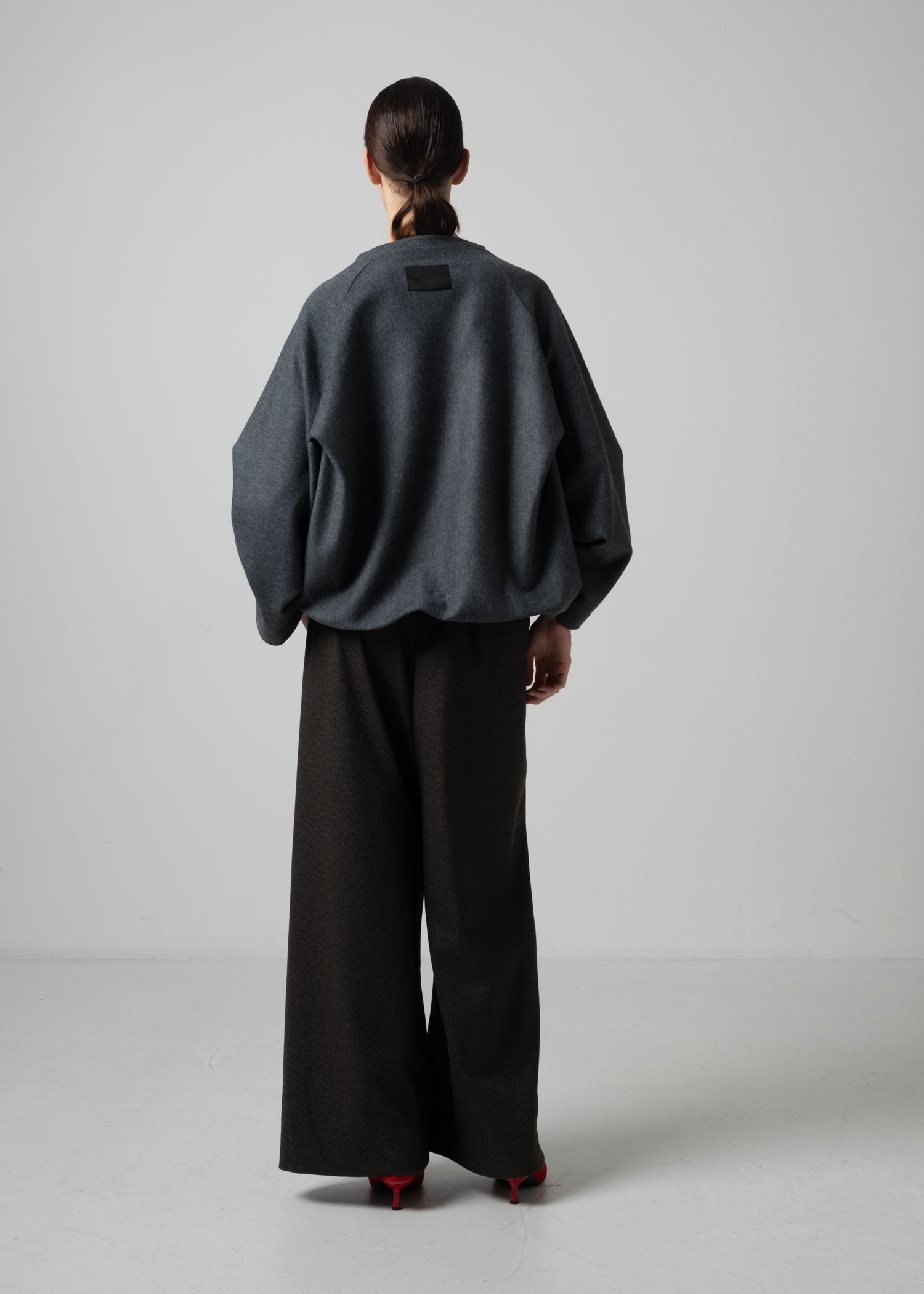 18 ORLY TUCKED SLEEVE TOP / SUPER120S PURE WOOL SPONGY JERSEY - C15