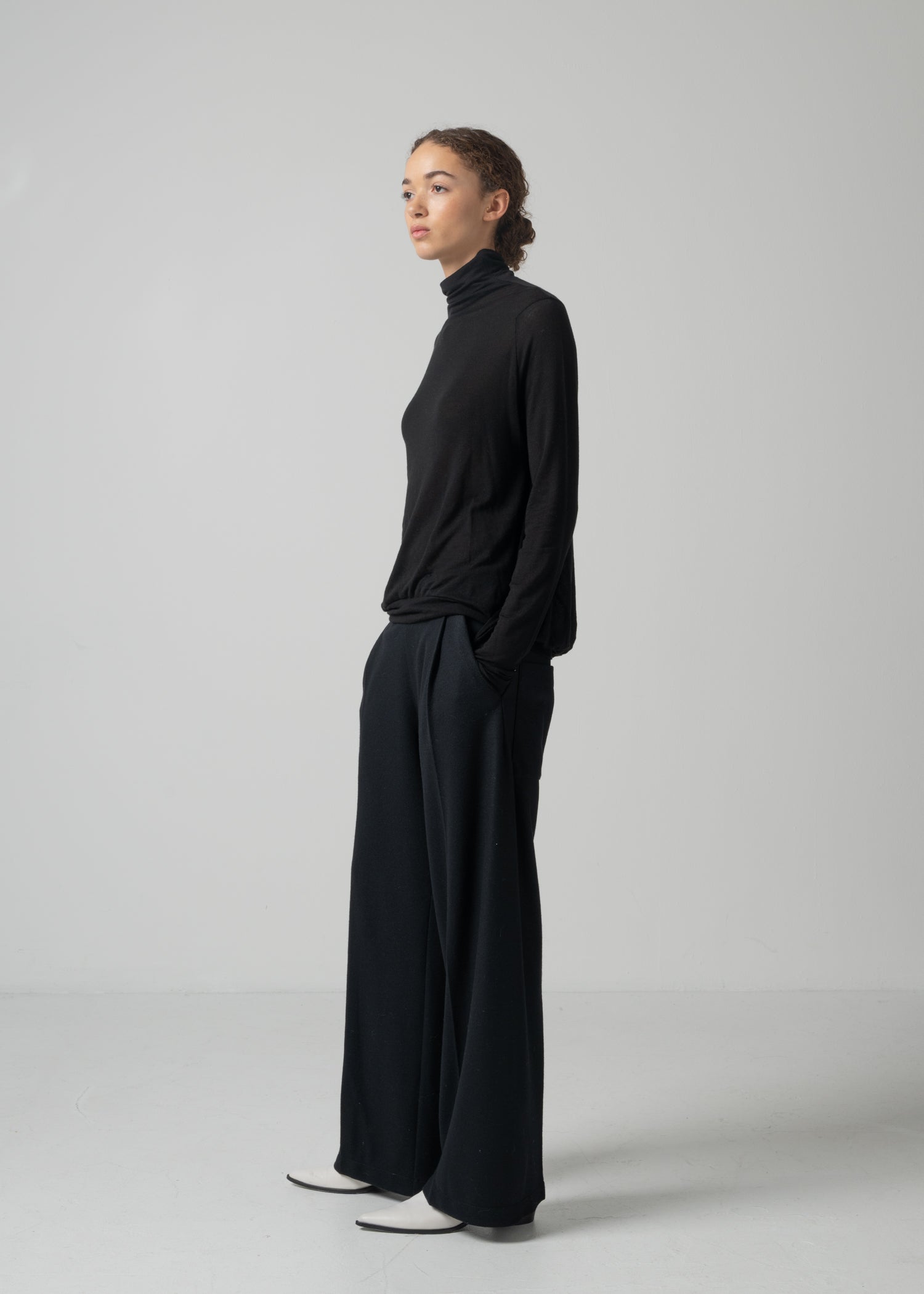 19 ORION WIDE-LEG TROUSERS / SUPER120S PURE WOOL SPONGY JERSEY - C15