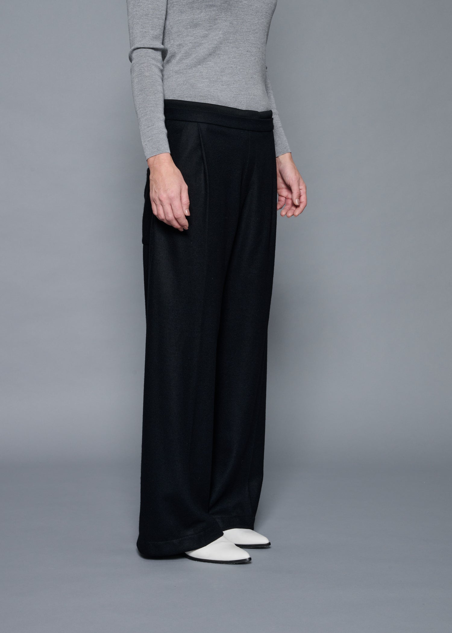 19 ORION WIDE-LEG TROUSERS / SUPER120S PURE WOOL SPONGY JERSEY - C15