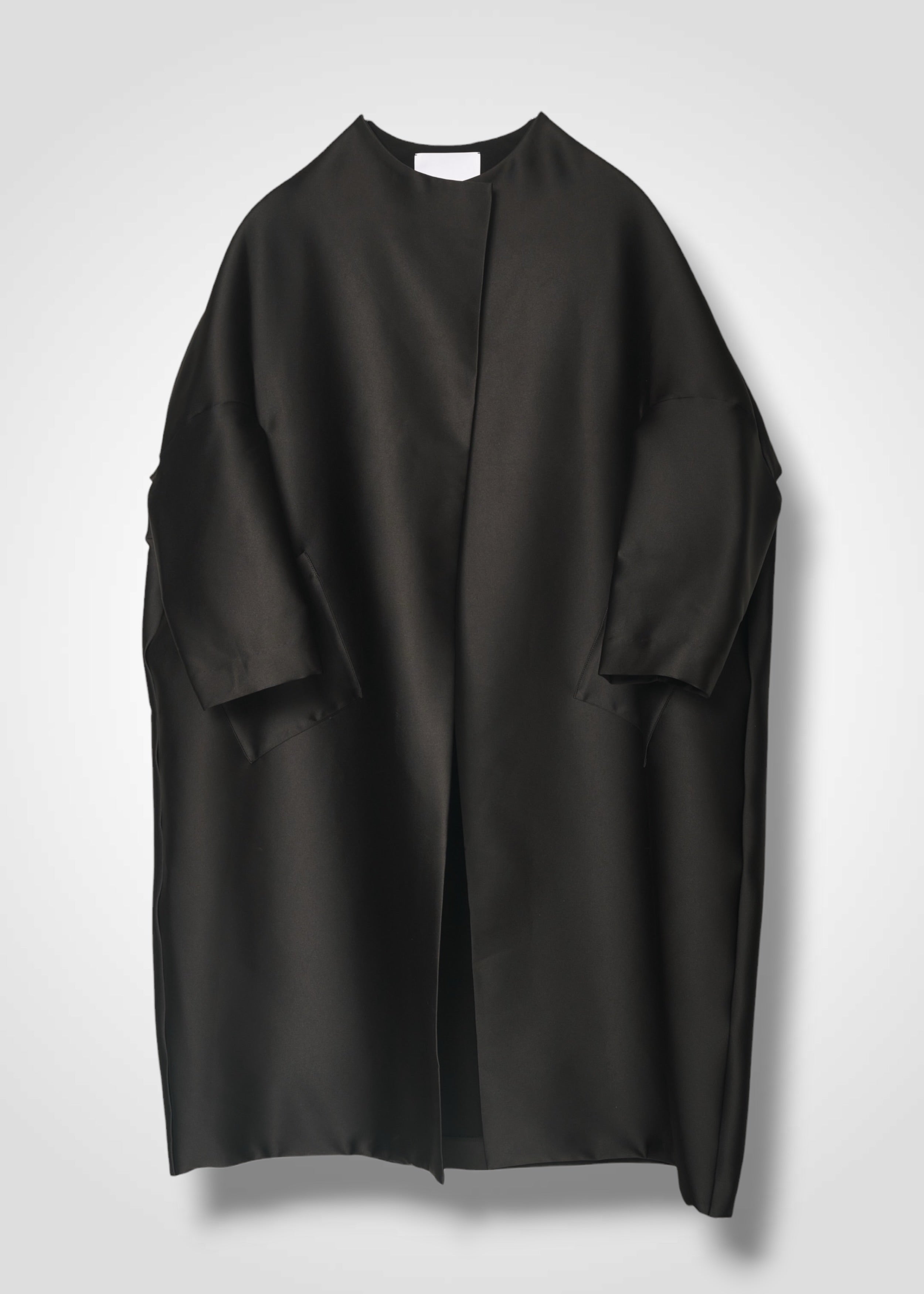 01 OAKLYNN COLLARLESS COAT / DUCHESS SATIN STRETCH - C15