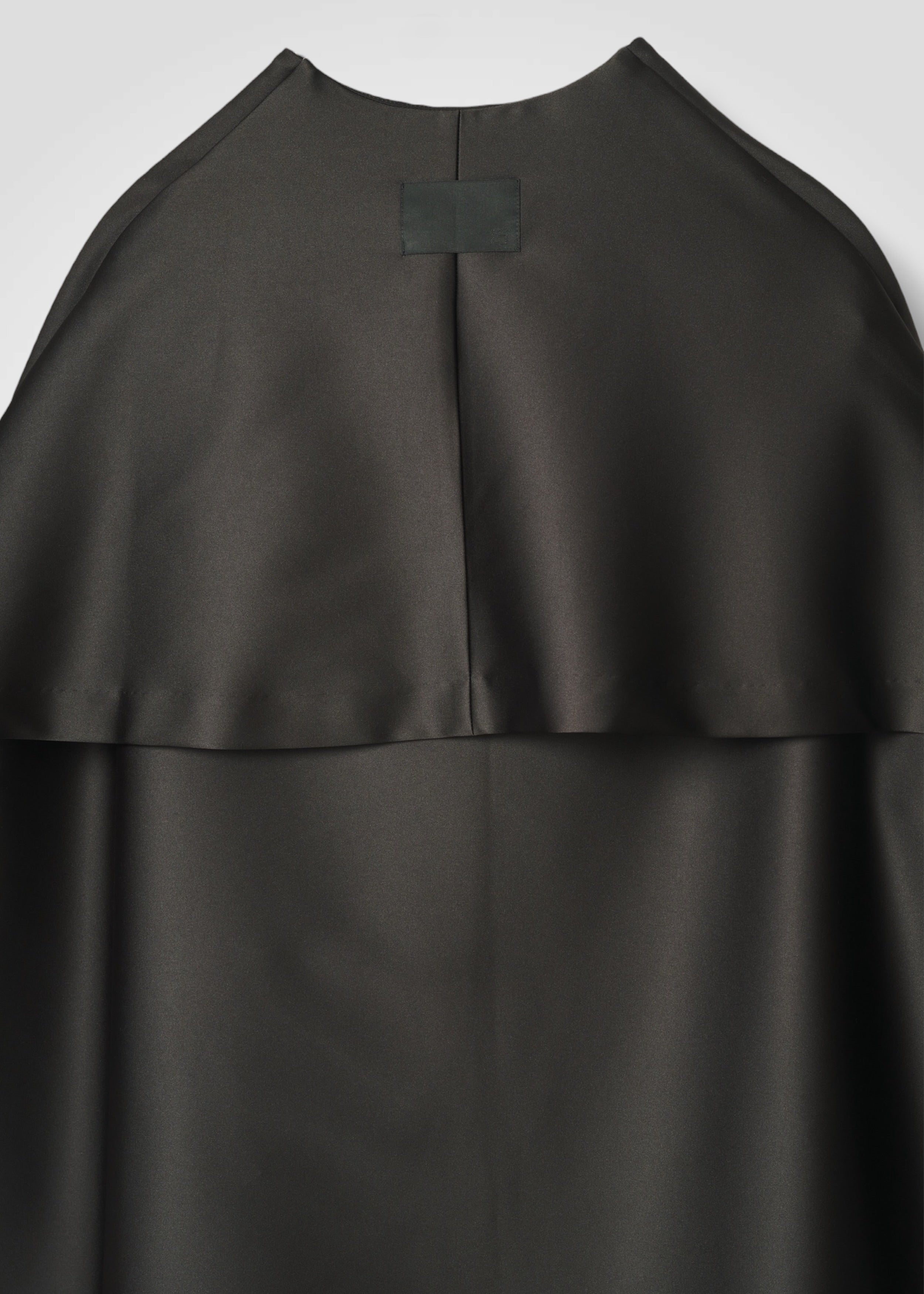 01 OAKLYNN COLLARLESS COAT / DUCHESS SATIN STRETCH - C15