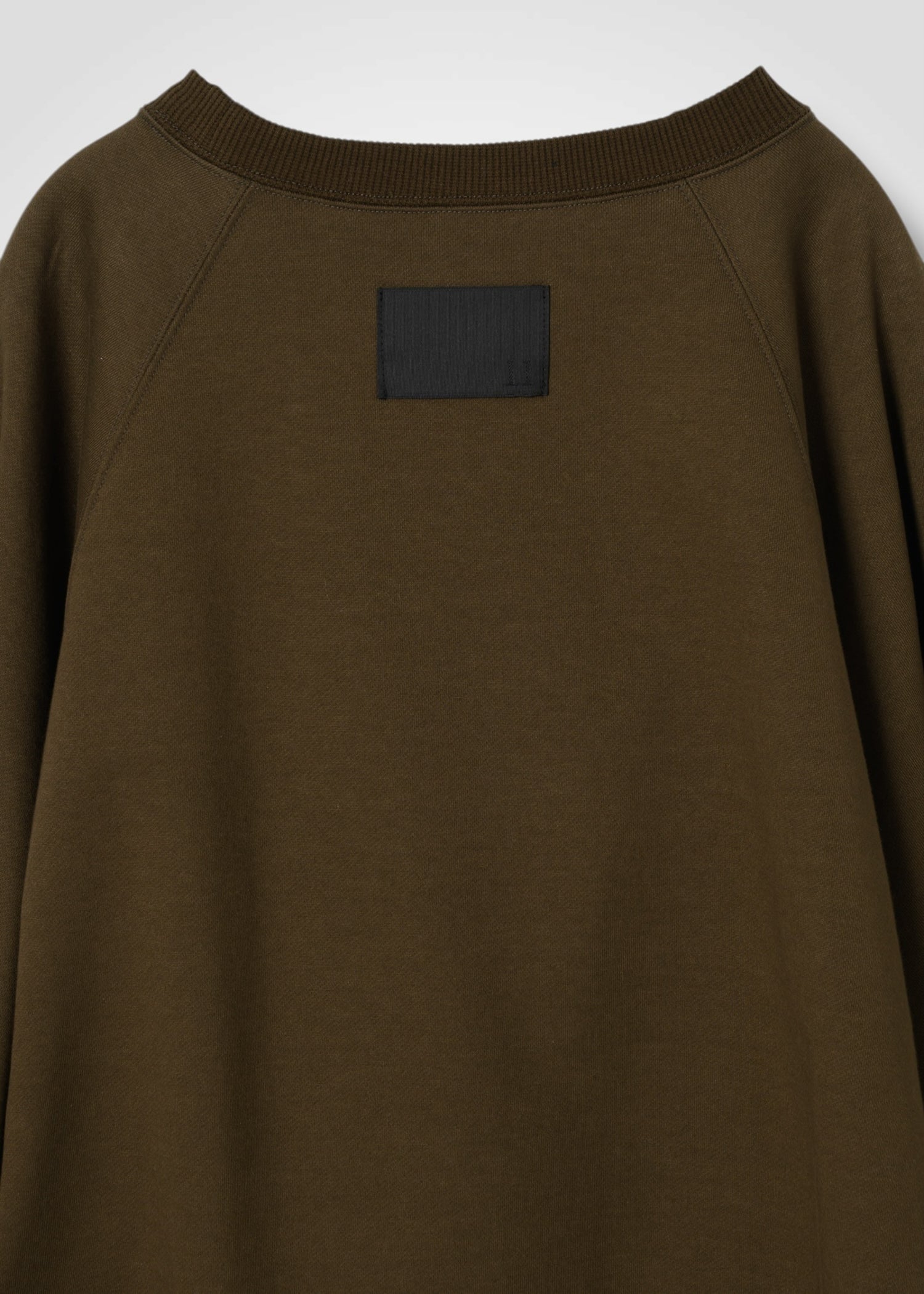KAYA TUCKED HEM TOP, Wide-body, short-length sweatshirt, Made in