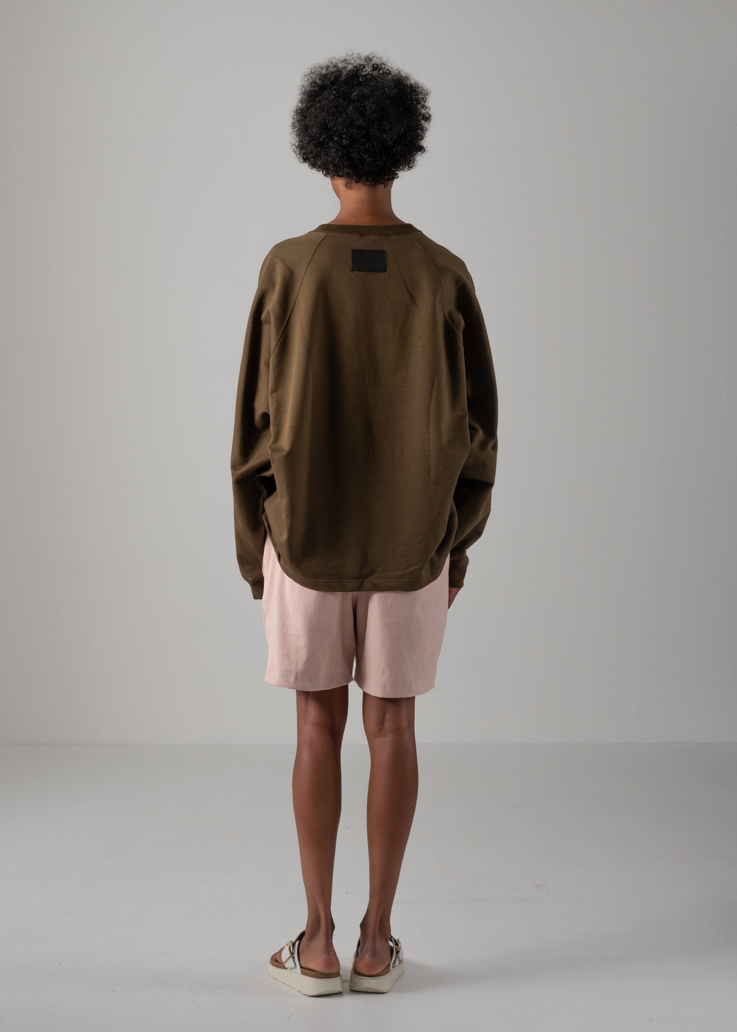 KAYA TUCKED HEM TOP, Wide-body, short-length sweatshirt, Made in