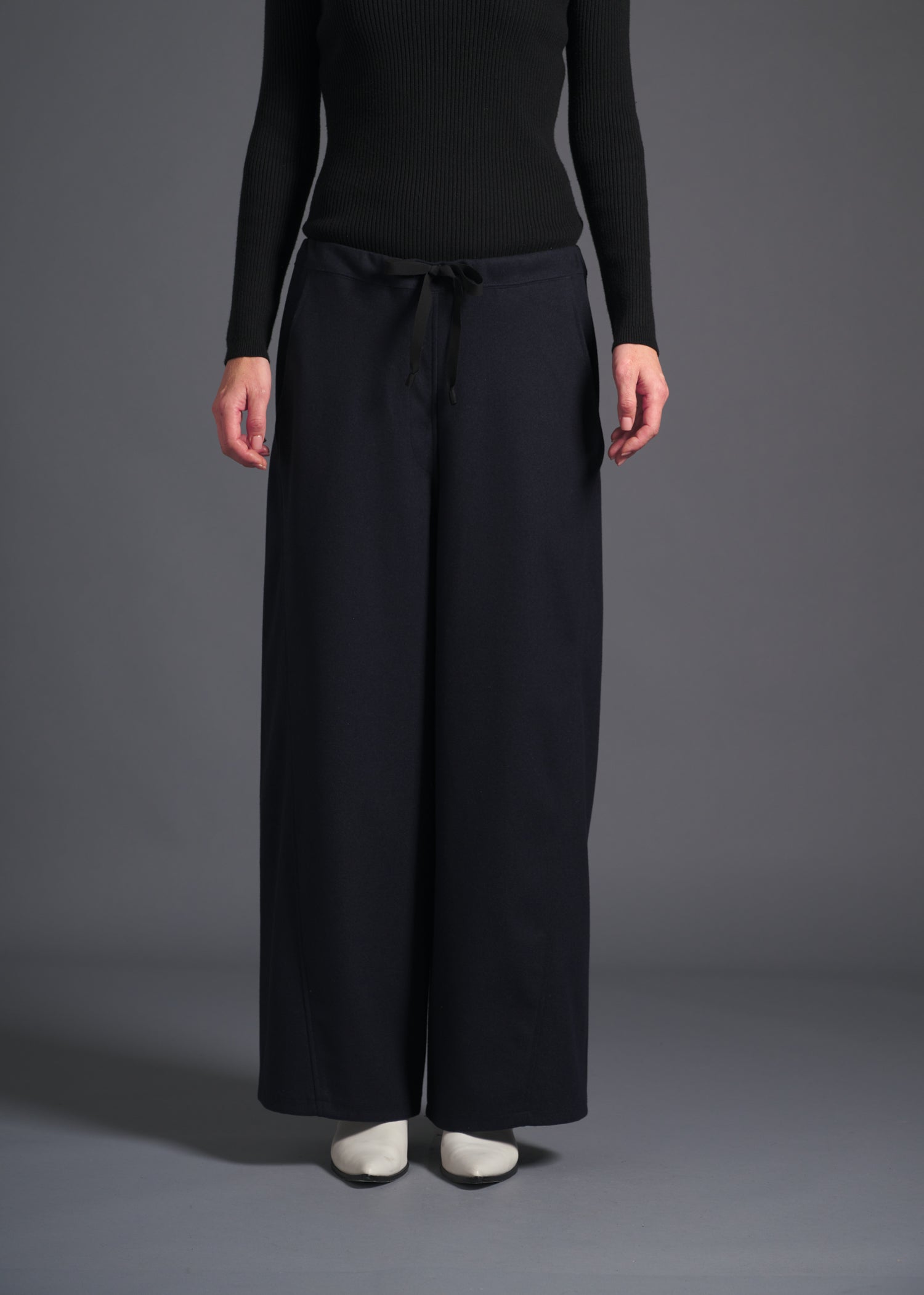 25 MERCY BARREL TROUSERS / SOFT FLANNEL JERSEY - C13