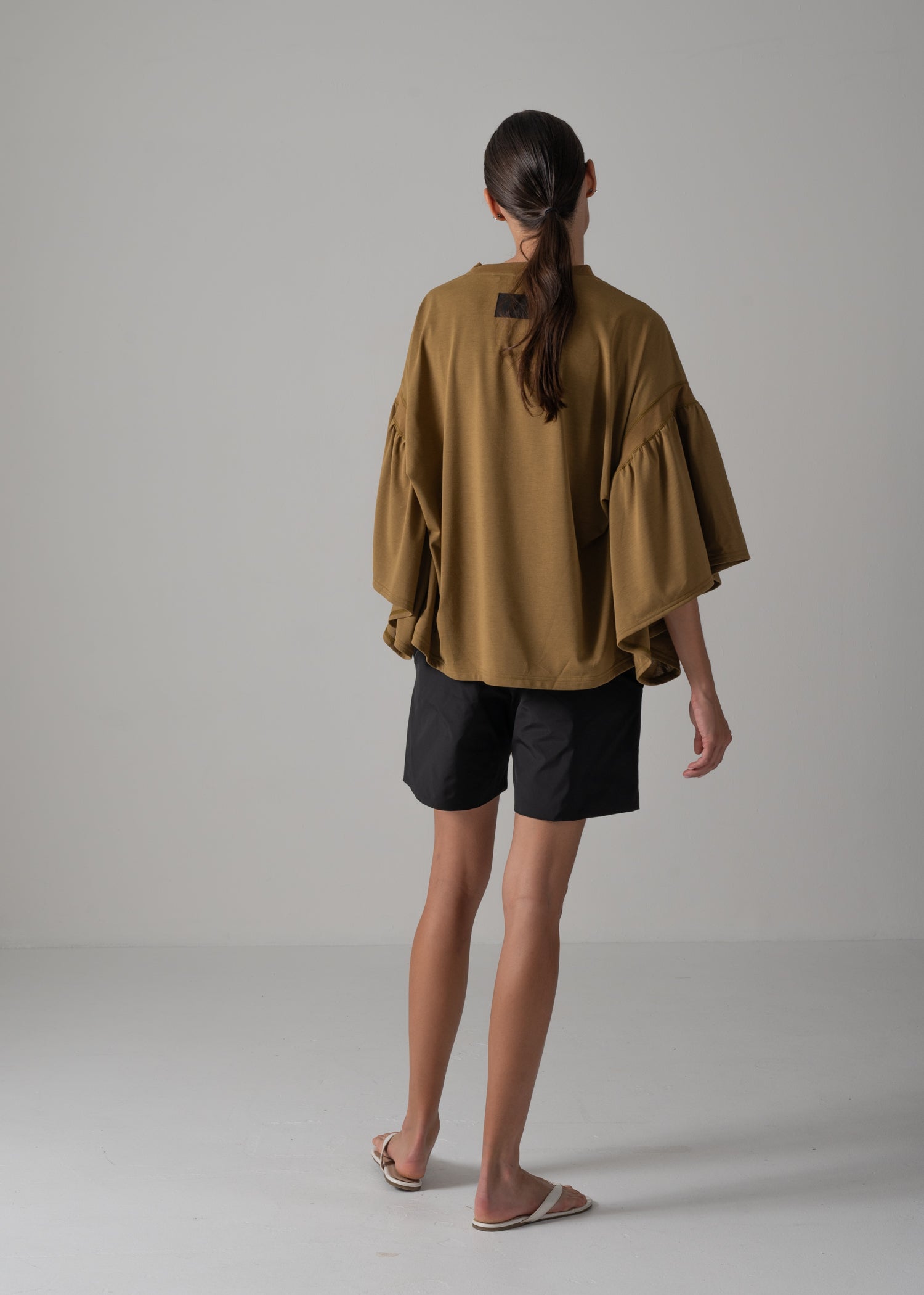 36 LAURA GATHERED SLV TOP / RECYCLED PE JERSEY - C14