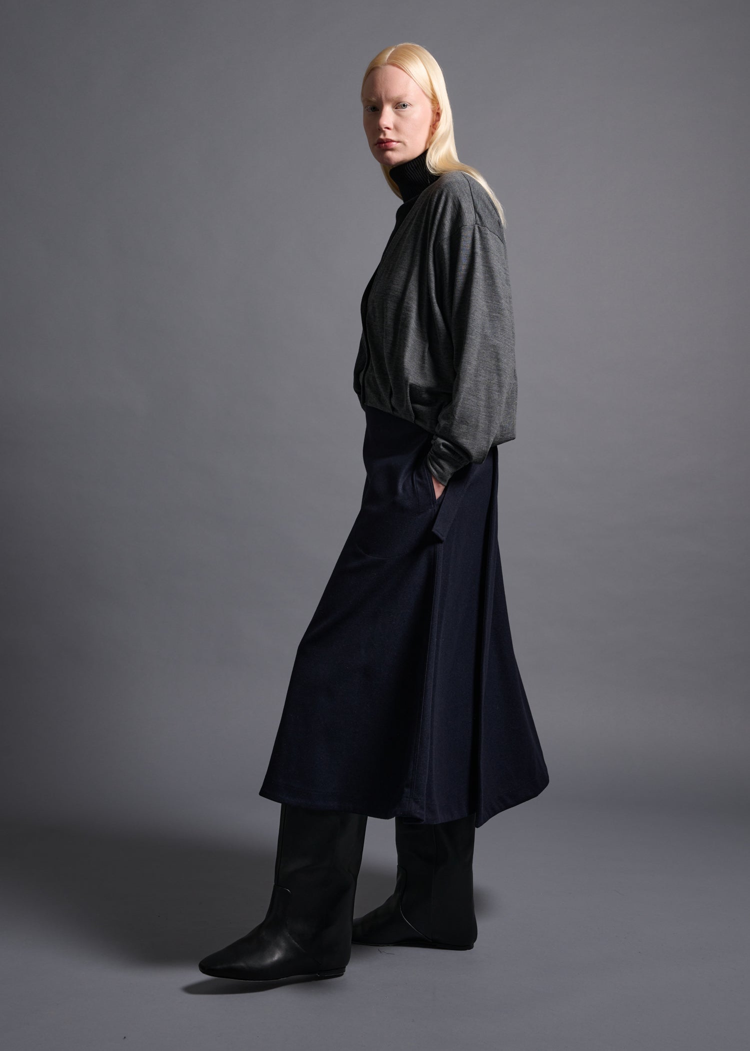 36 MAGGIE CARDIGAN / HIGH GAUGE PURE WOOL JERSEY - C13