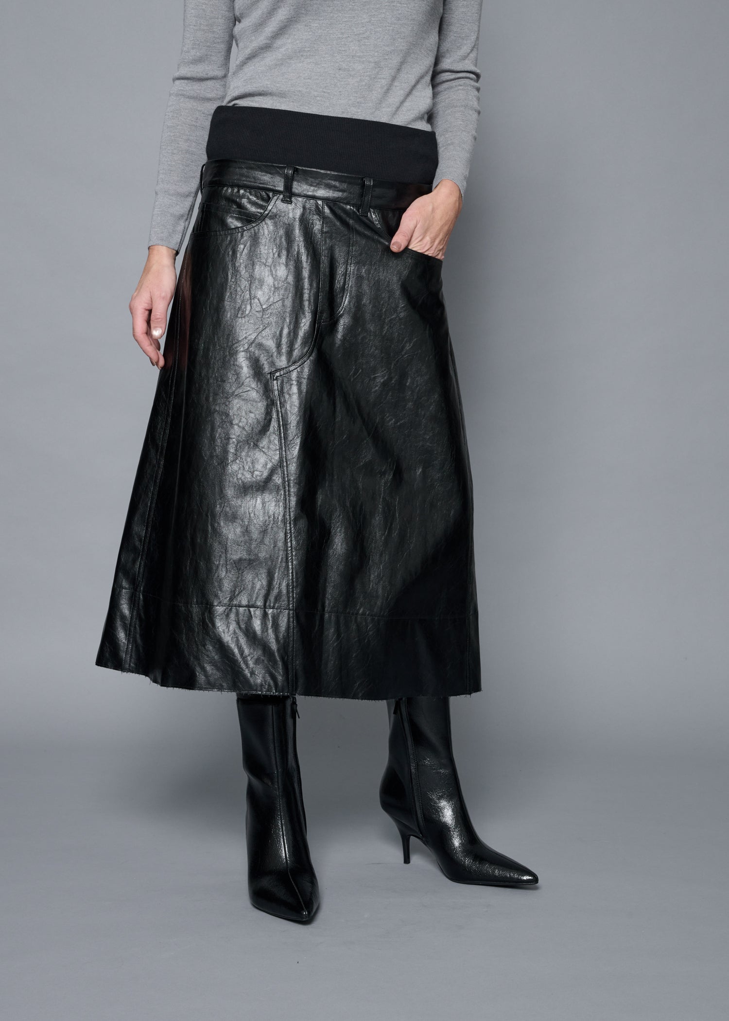 39 OAKLEY SKIRT / VINTAGE-LOOK ITALIAN VEGAN LEATHER - C15