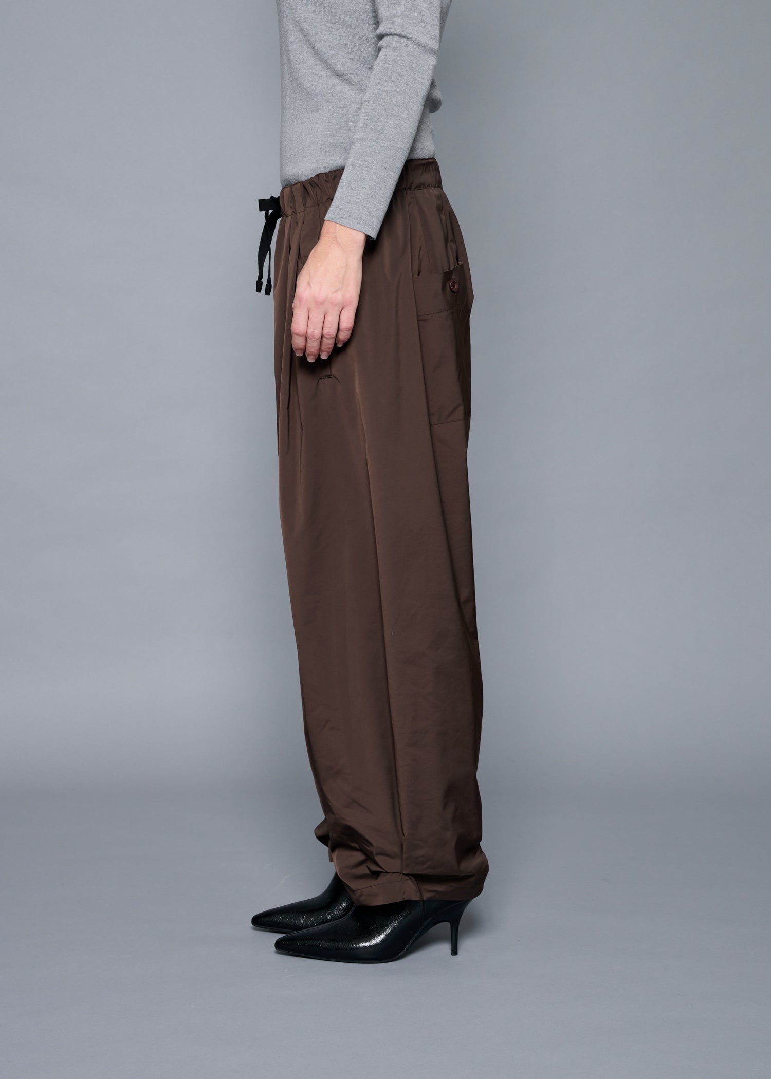 41 NIRVANA TUCKED-HEM TROUSERS / HIGH-COUNT PL STRETCH - C15