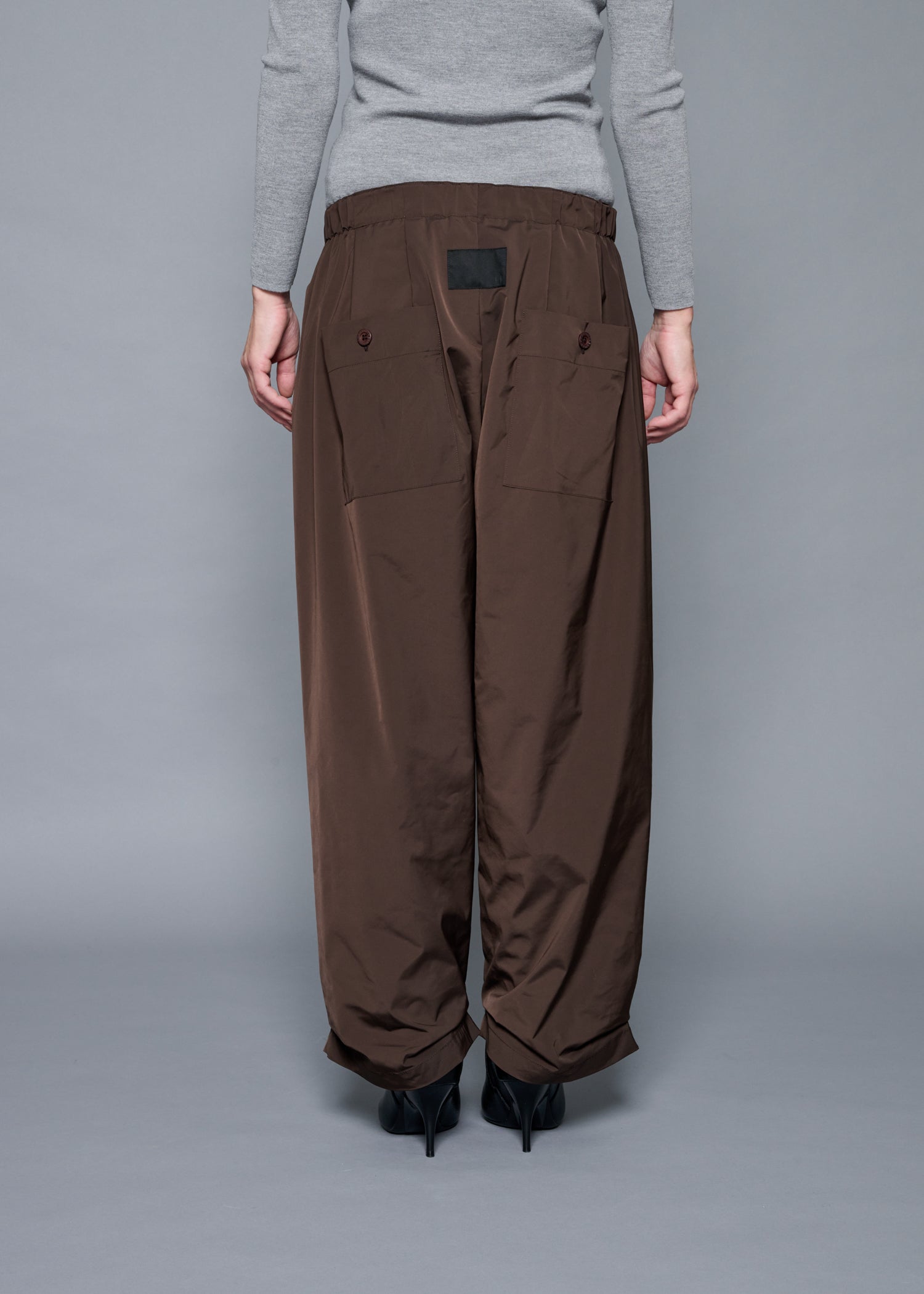 41 NIRVANA TUCKED-HEM TROUSERS / HIGH-COUNT PL STRETCH - C15