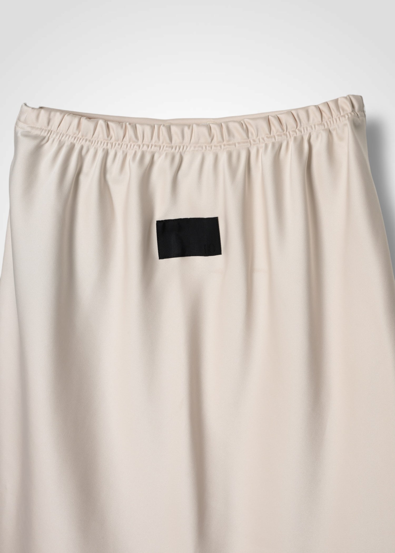 JENIFFER FLAIR SKIRT, Straight line satin skirt, Made in Japan