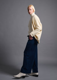 Long-sleeved bolero, milk, cogthebigsmoke, one size fits all, sustainable fashion, less is more, made in Japan, quiet luxury, minimalist