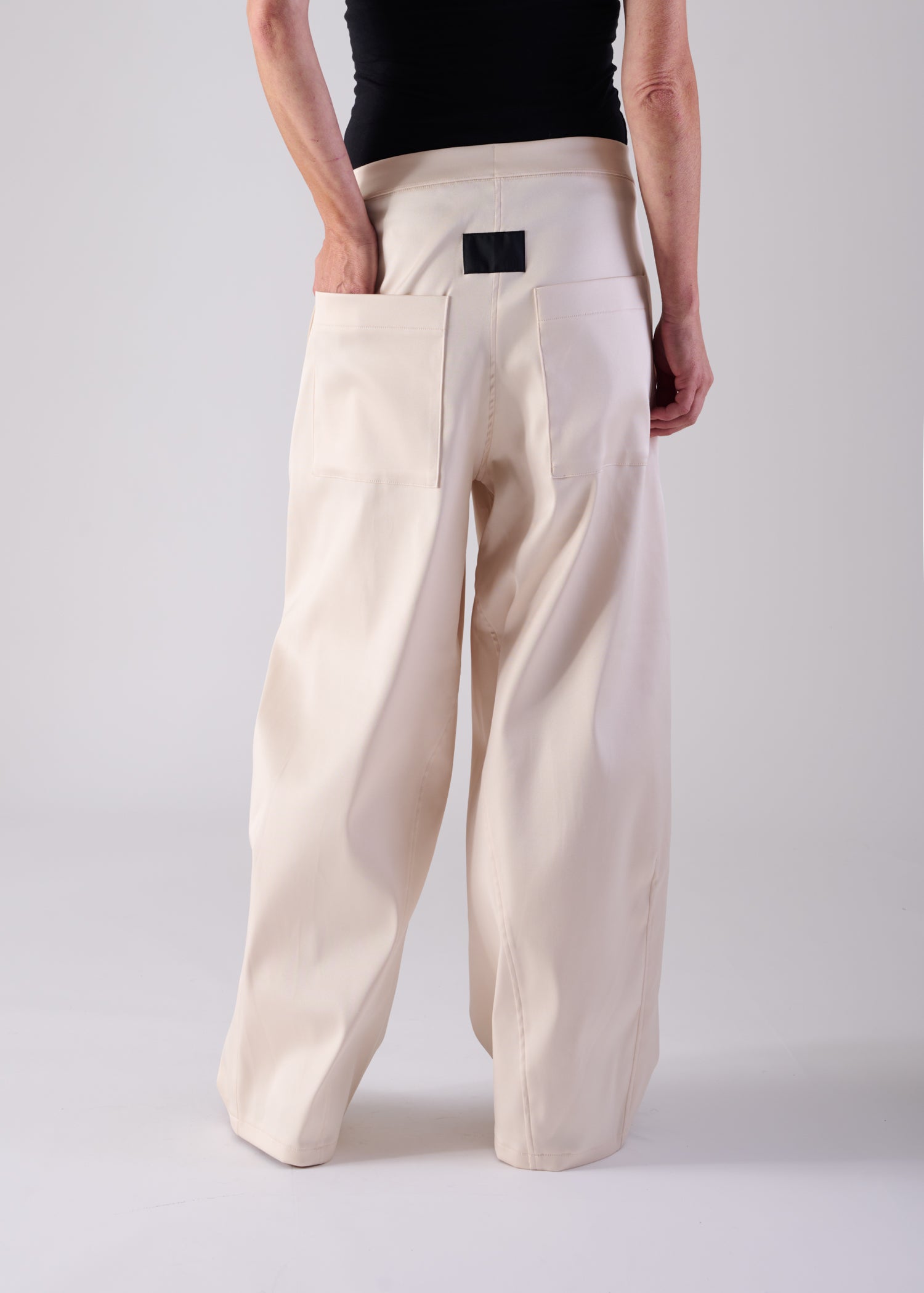 MERCY BARREL TROUSERS, High-density satin, Made in Japan
