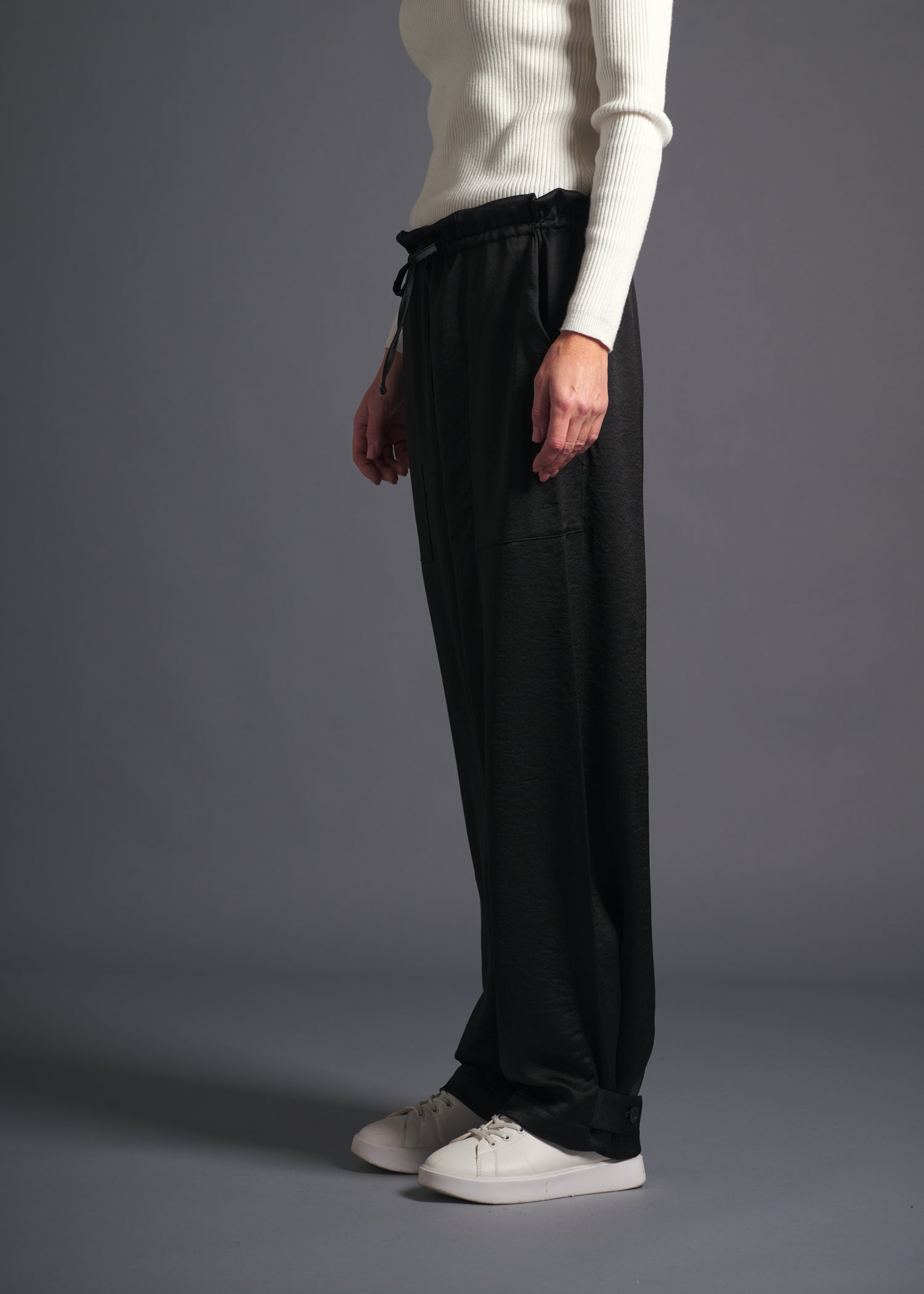 Wide leg cargo trousers, black, cogthebigsmoke, one size fits all, sustainable fashion, less is more, made in Japan, quiet luxury, minimalist