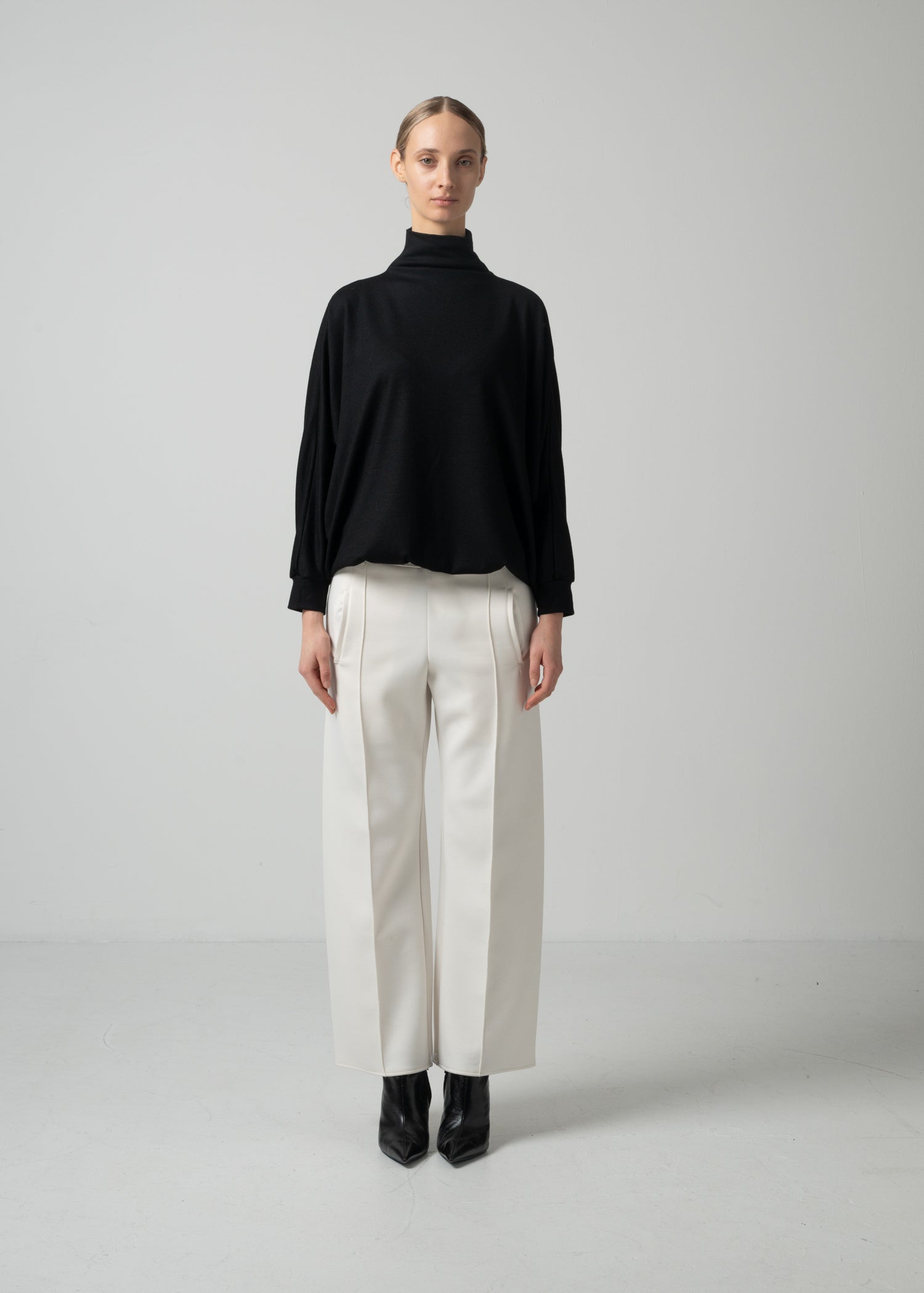 54 GALAXY SEMI-WIDE TROUSERS / COCOON JERSEY - C15